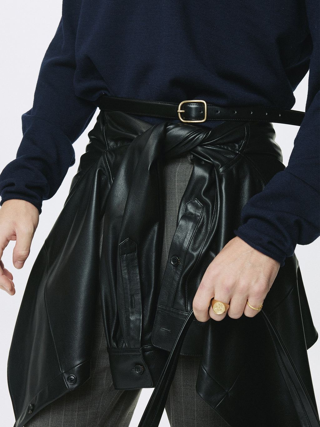 OVAL GOLDEN BRASS BUCKLE LEATHER BELT_ BLACK