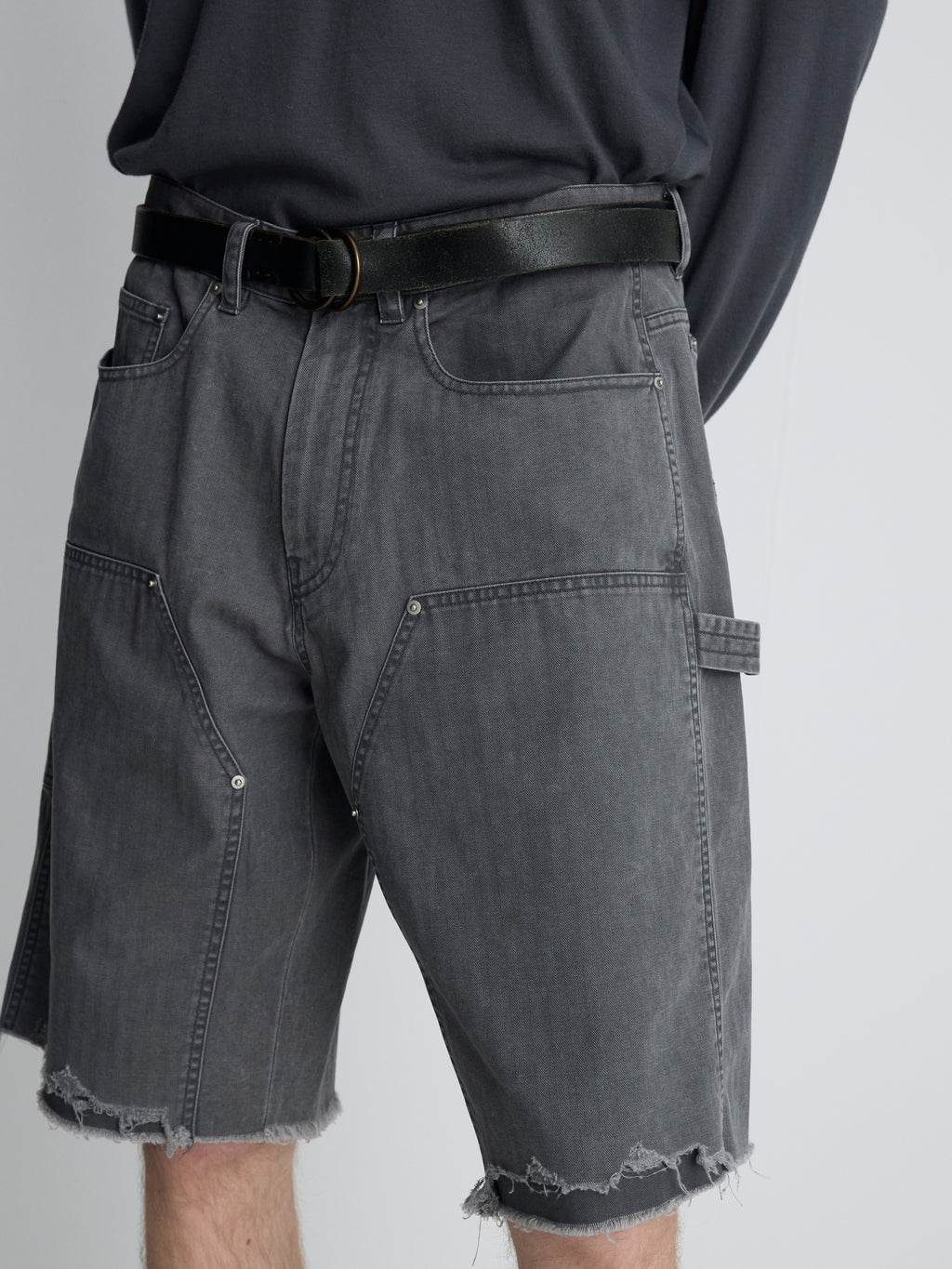 HAND DISTRESSED HBT DOUBLE KNEE SHORTS_ FADED CARBON