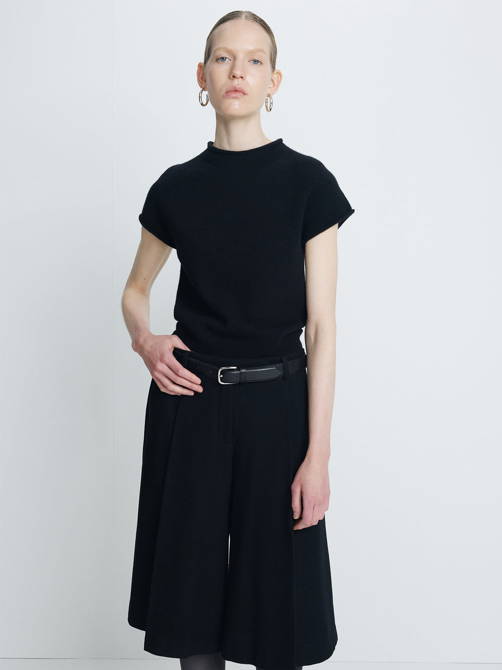 (W) SUPERFINE WOOL CROPPED SWEATER_ BLACK