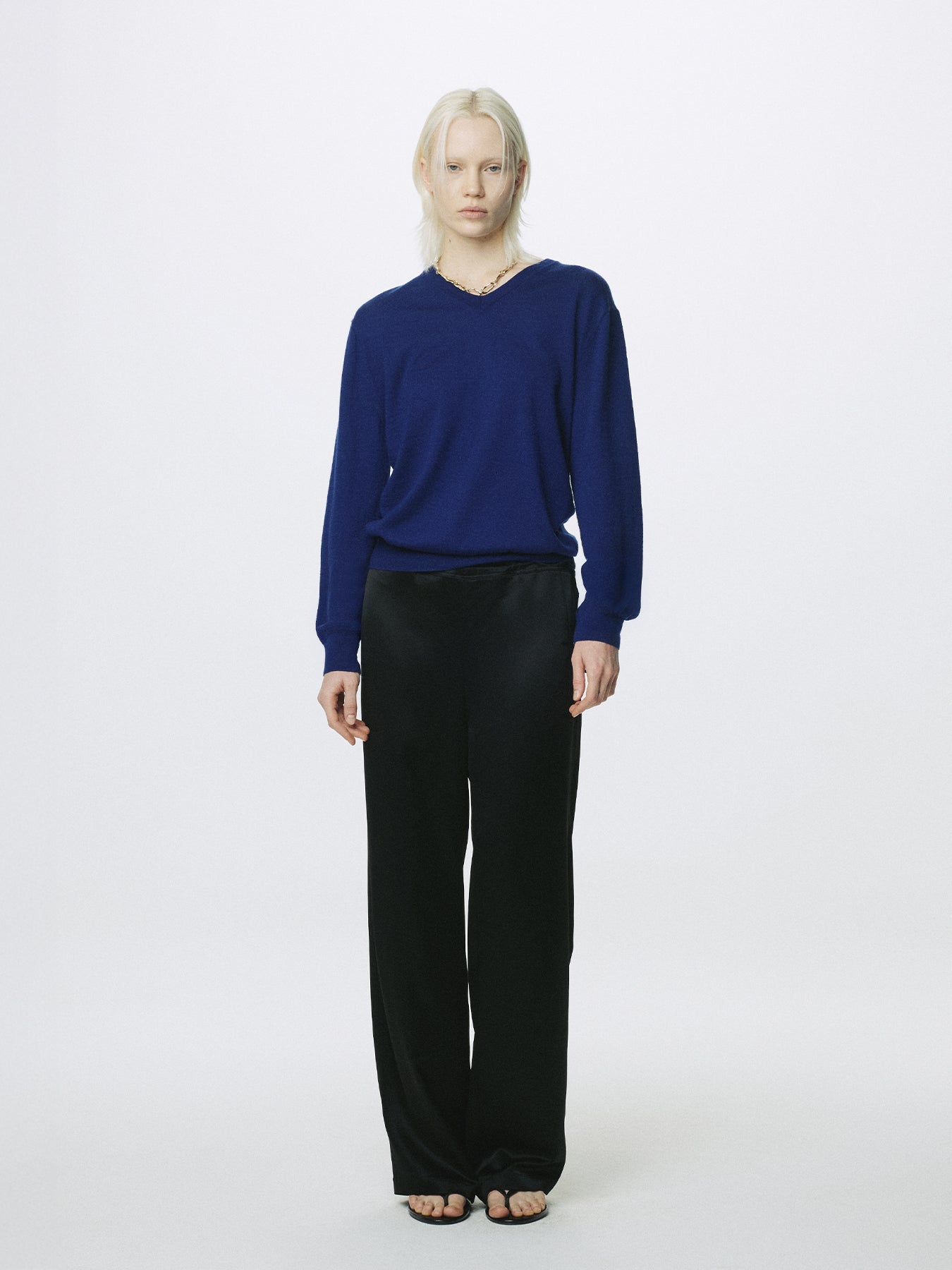 (W) AIRY CASHMERE V-NECK_ BLUE