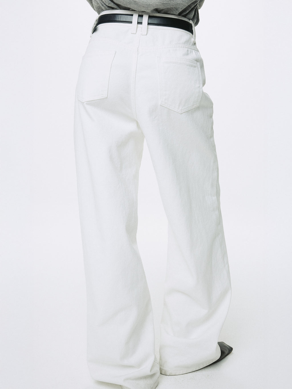 (W) WIDE-LEG BAGGY DENIM JEANS_ OFF WHITE