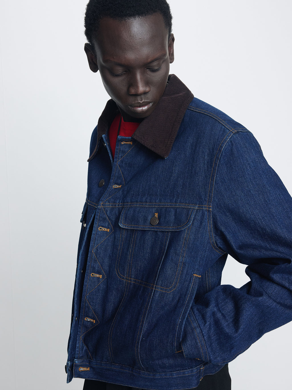 CORD-COLLAR INDIGO DENIM TRUCKER_ RINSED INDIGO