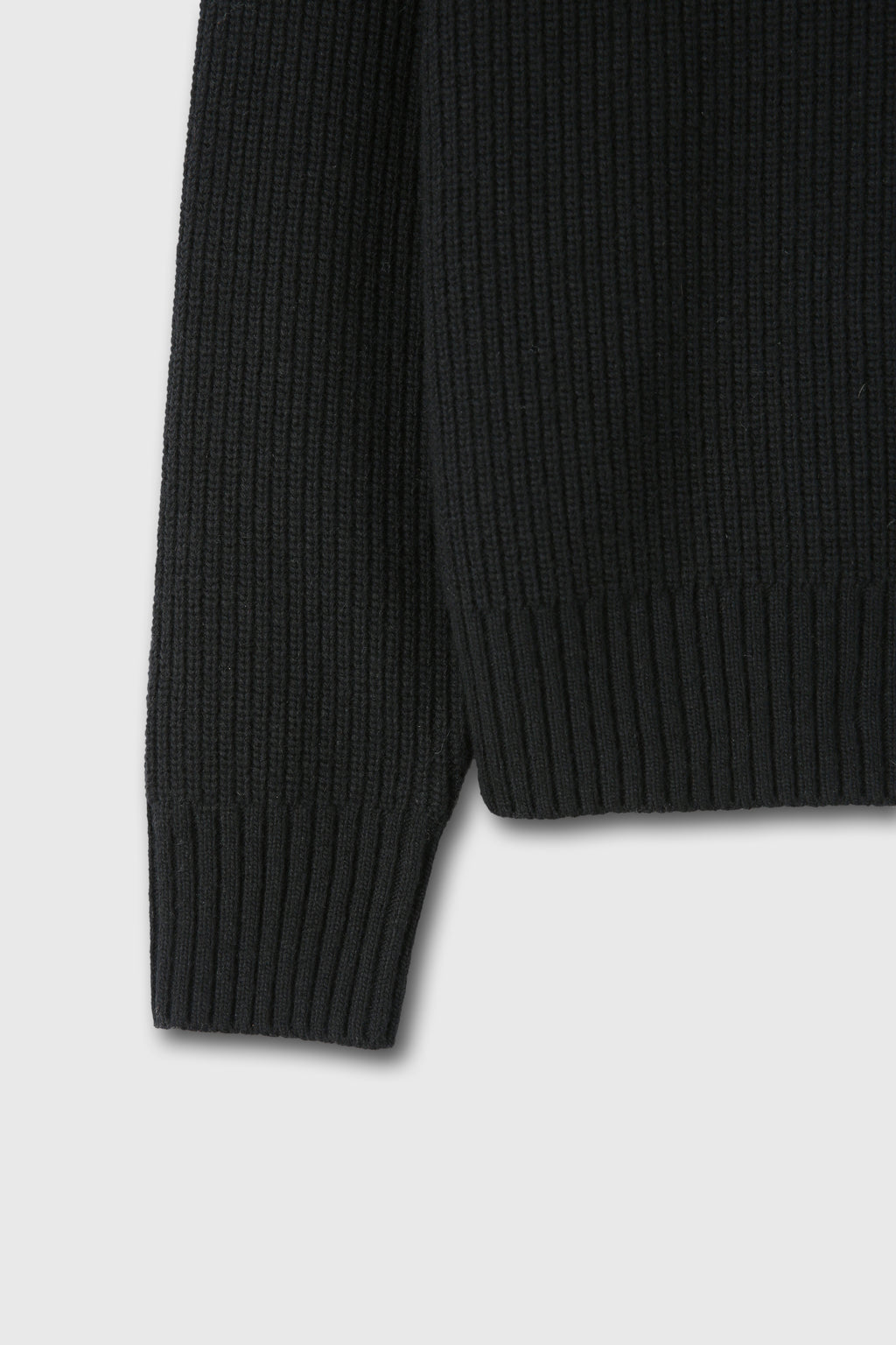 Hard Twist Wool Slit Turtleneck Knit_ Black
