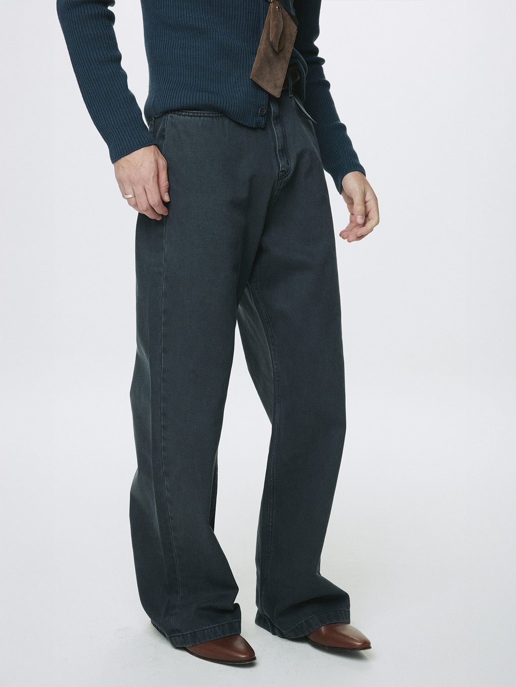 WIDE-LEG DENIM JEANS_ FADED CARBON