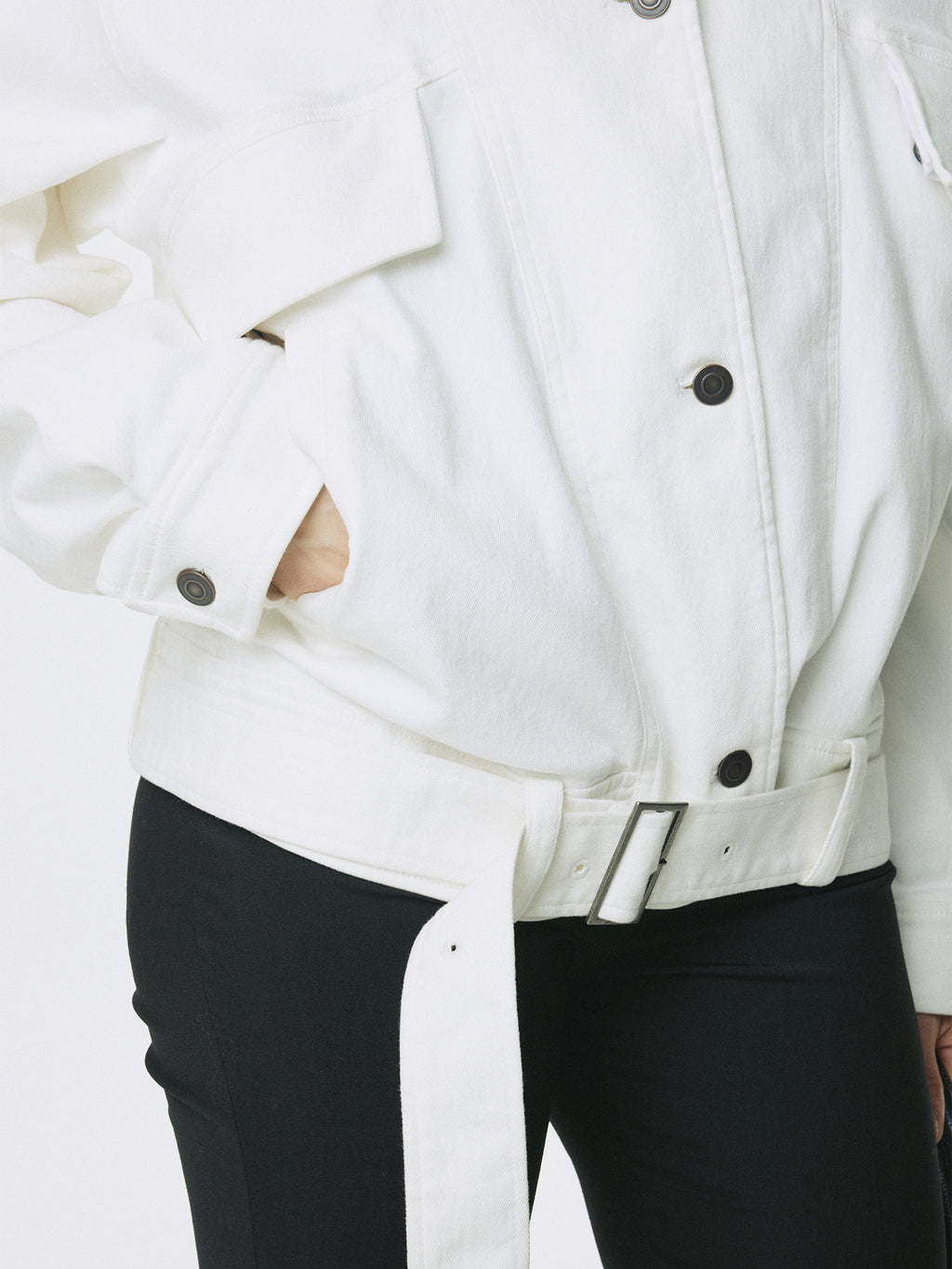 (W) OVERSIZED DENIM BELTED JACKET_ OFF WHITE