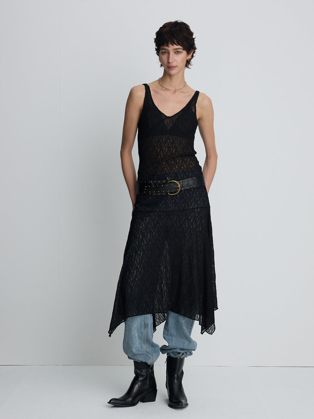 (W) LACE SLEEVELESS MAXI DRESS_ BLACK