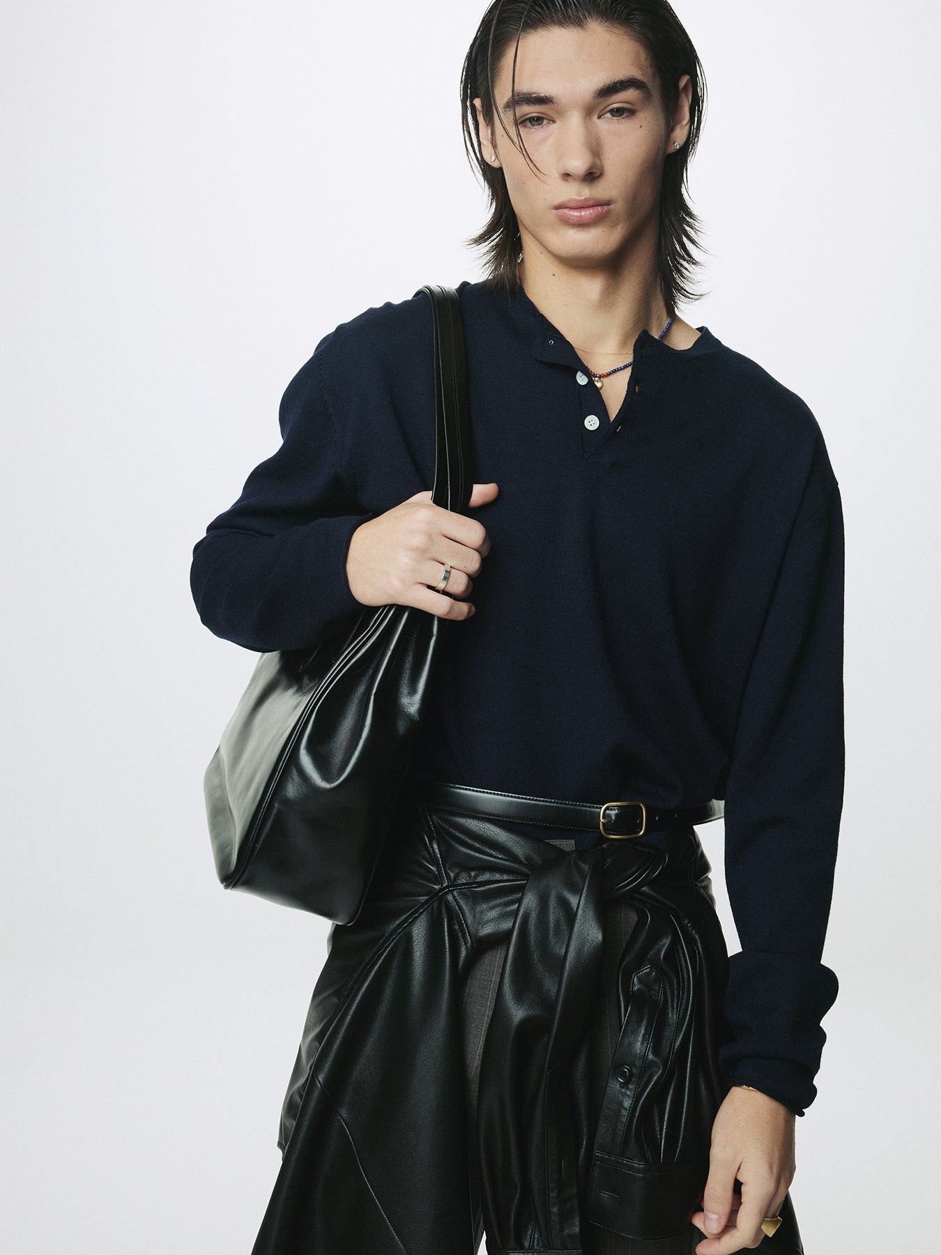 OVAL GOLDEN BRASS BUCKLE LEATHER BELT_ BLACK