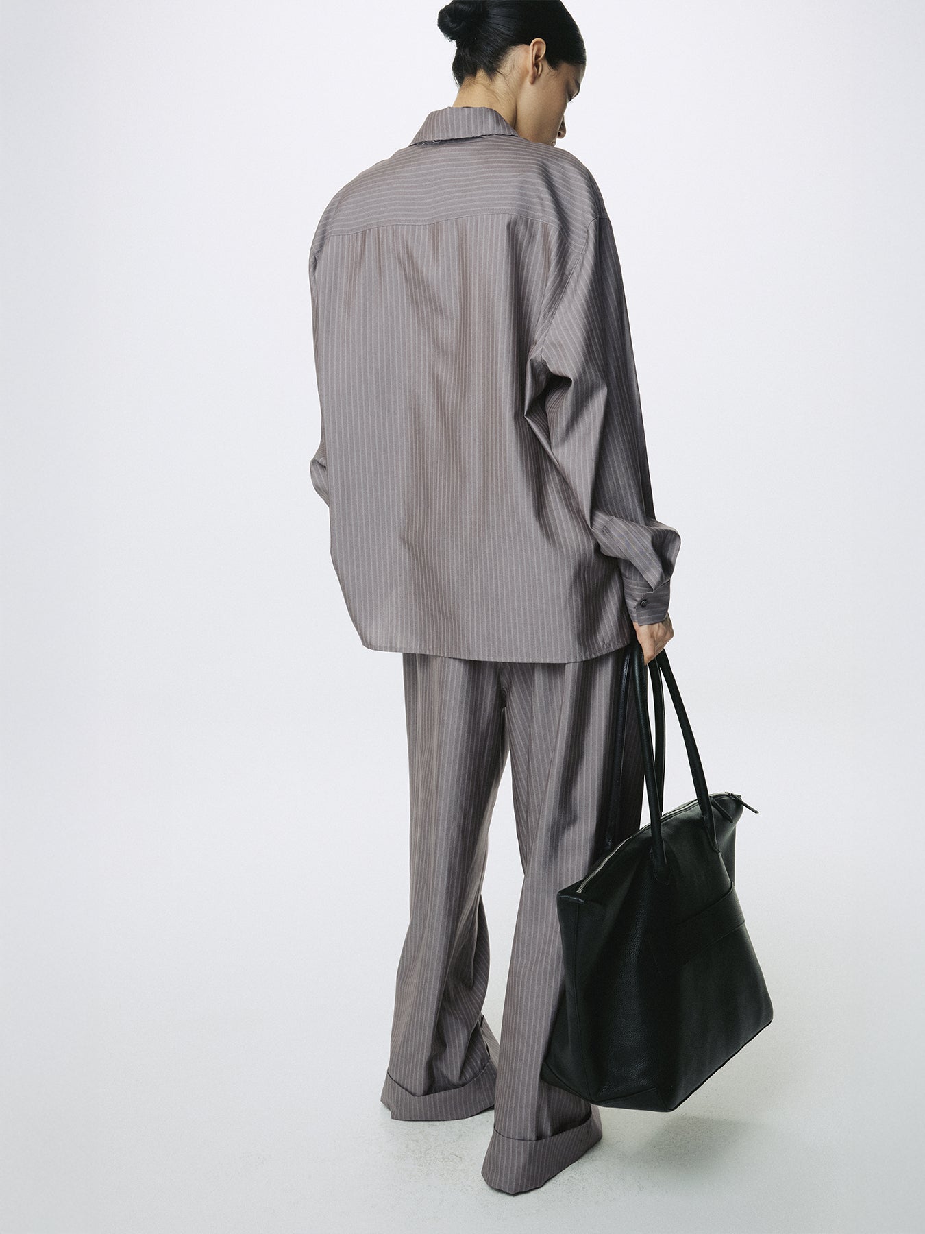 (W) SILK WOOL OVERSIZED RAW EDGE SHIRT_ DARK GREY STRIPE