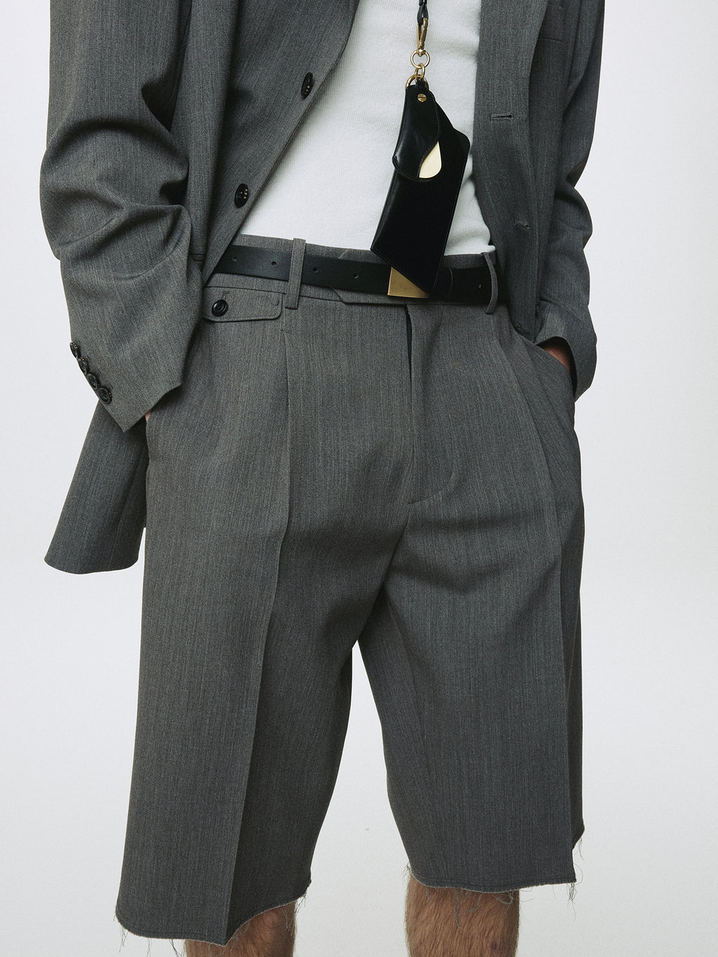 RAW-CUT WOOL PLEATED TAILORED SHORTS_ MELANGE GREY