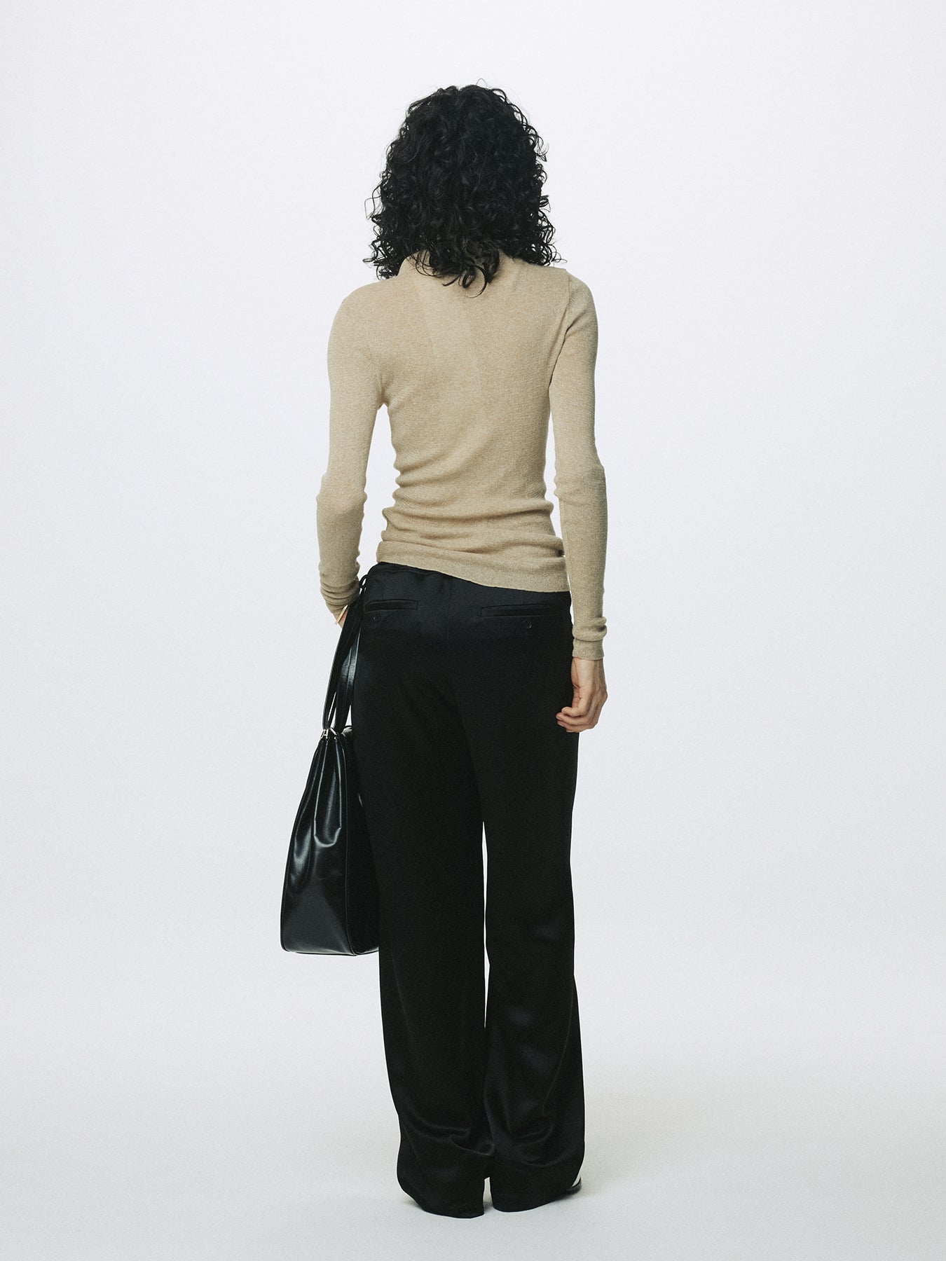 (W) GLITTER RIBBED KNIT POLO SHIRT_ GREENISH BEIGE