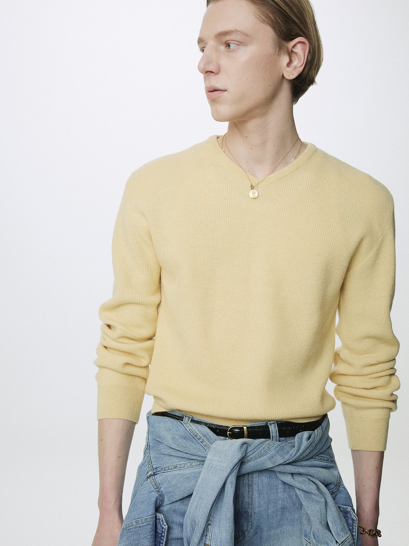 SUPER FINE WOOL COMMANDO V-NECK KNIT_ PALE YELLOW