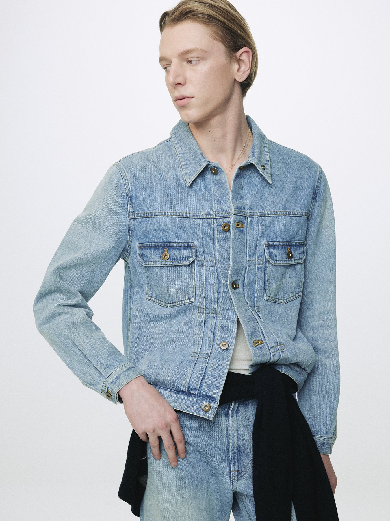 TYPE-2 DENIM TRUCKER_ LIGHT BLUE