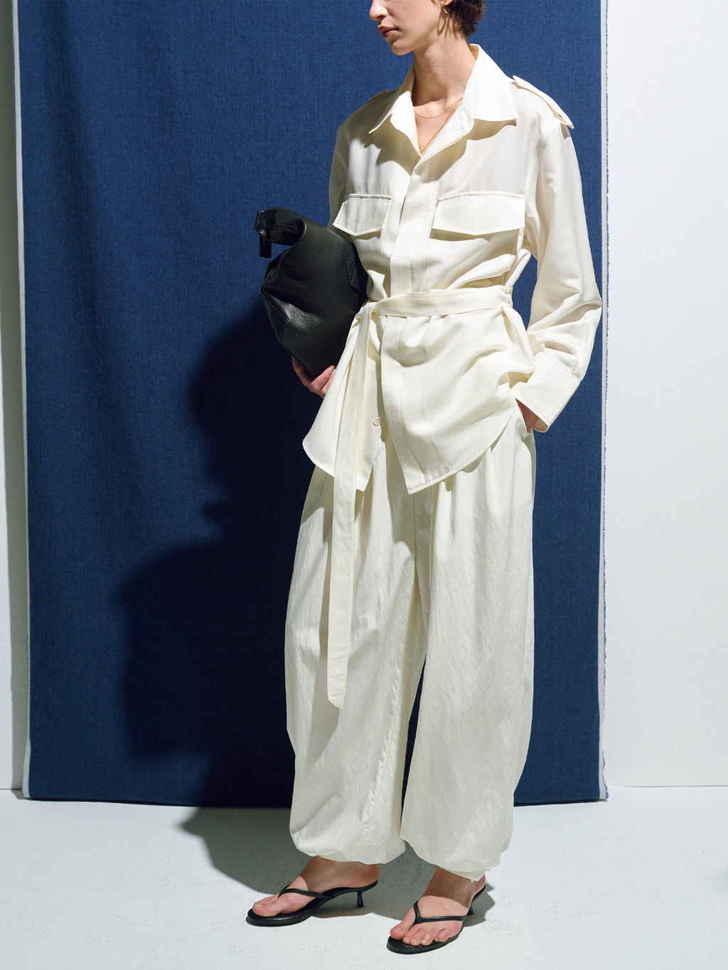 (W) PLEATED VOLUMINOUS PANTS_ OFF WHITE