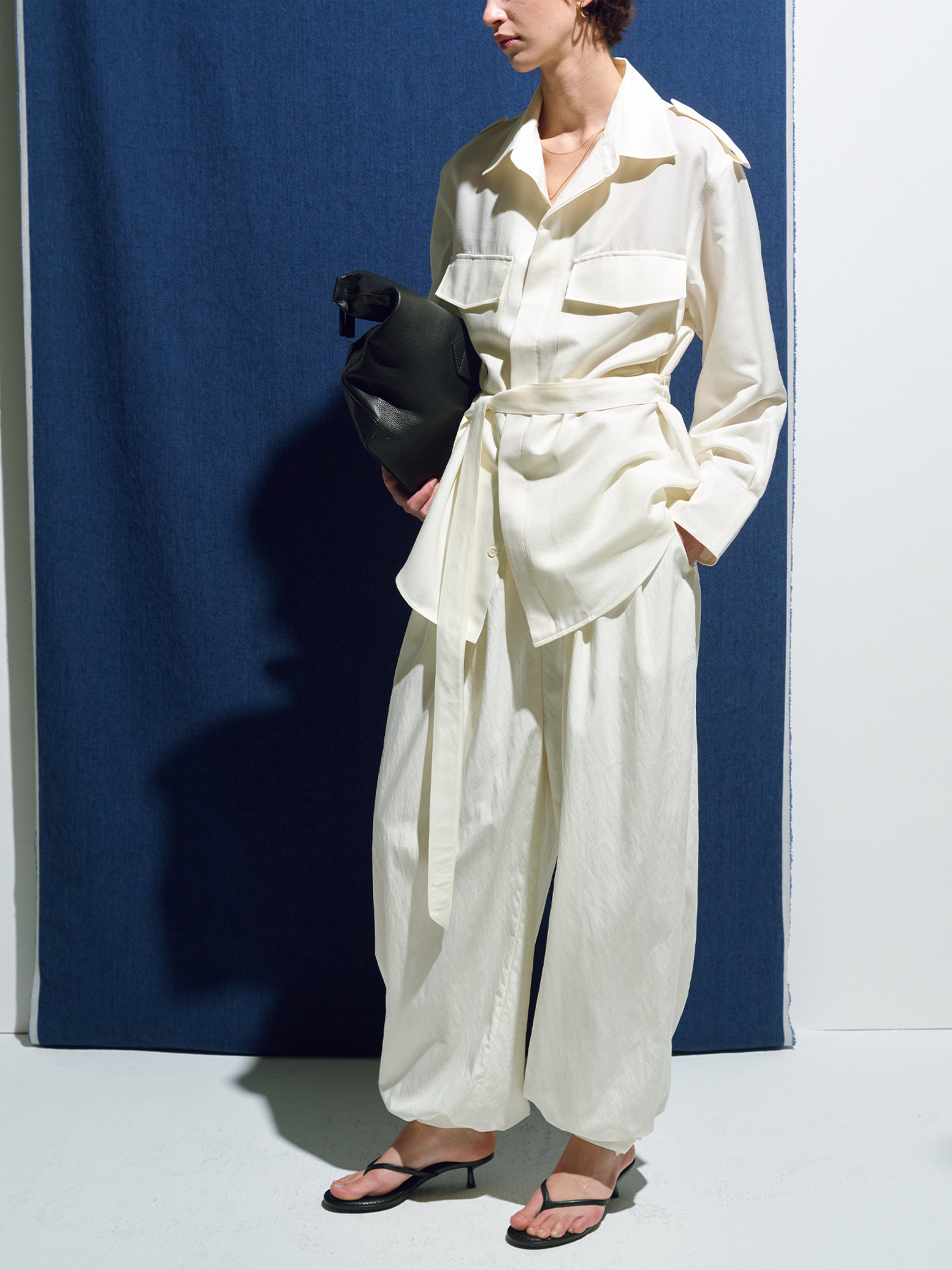 (W) PLEATED VOLUMINOUS PANTS_ OFF WHITE