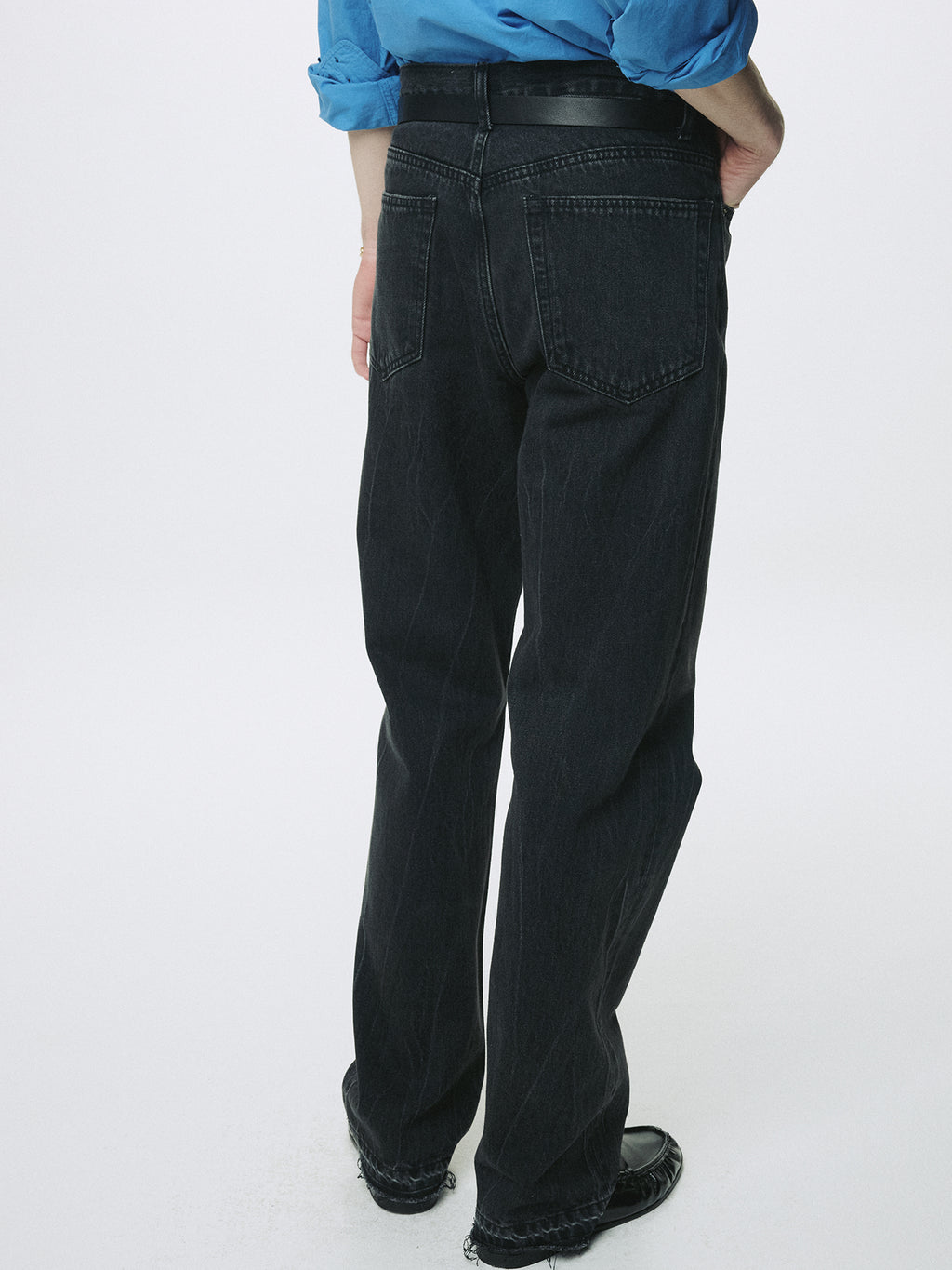 FRAYED HEM LOOSE STRAIGHT DENIM JEANS_ WASHED BLACK