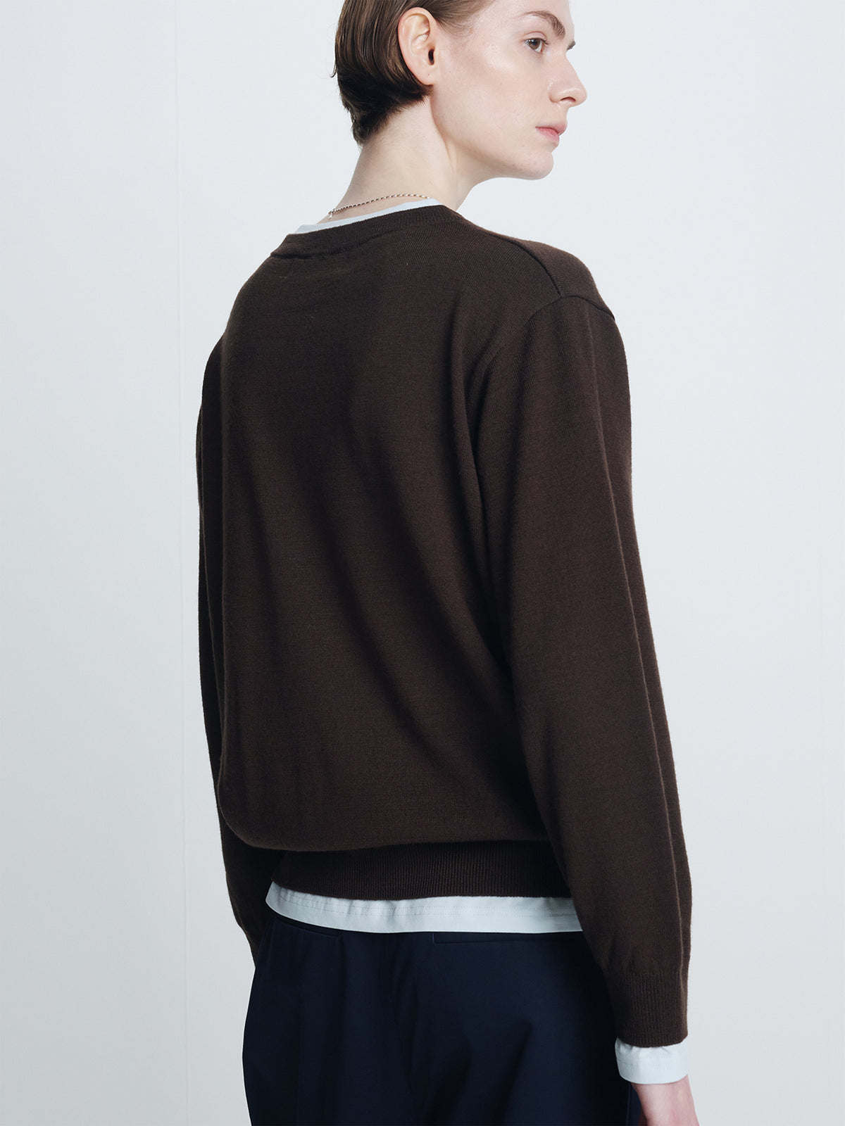 (W) SUPERFINE WOOL LAYERED V-NECK KNIT SWEATER_ BROWN/BABY BLUE