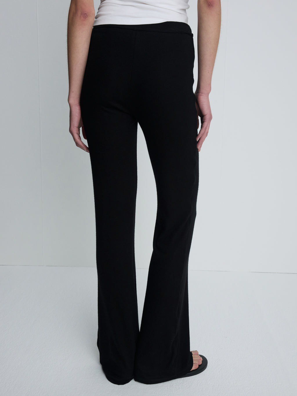 (W) TENCEL RIBBED FLARED PANTS_ BLACK