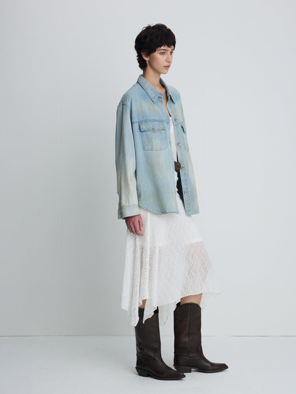 (W) HAND DISTRESSED VINTAGE RELAXED SHIRTS_ WASHED LIGHT BLUE