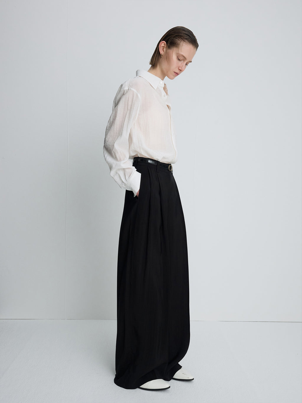 (W) LINEN RELAXED FIT SHIRT_ OFF WHITE