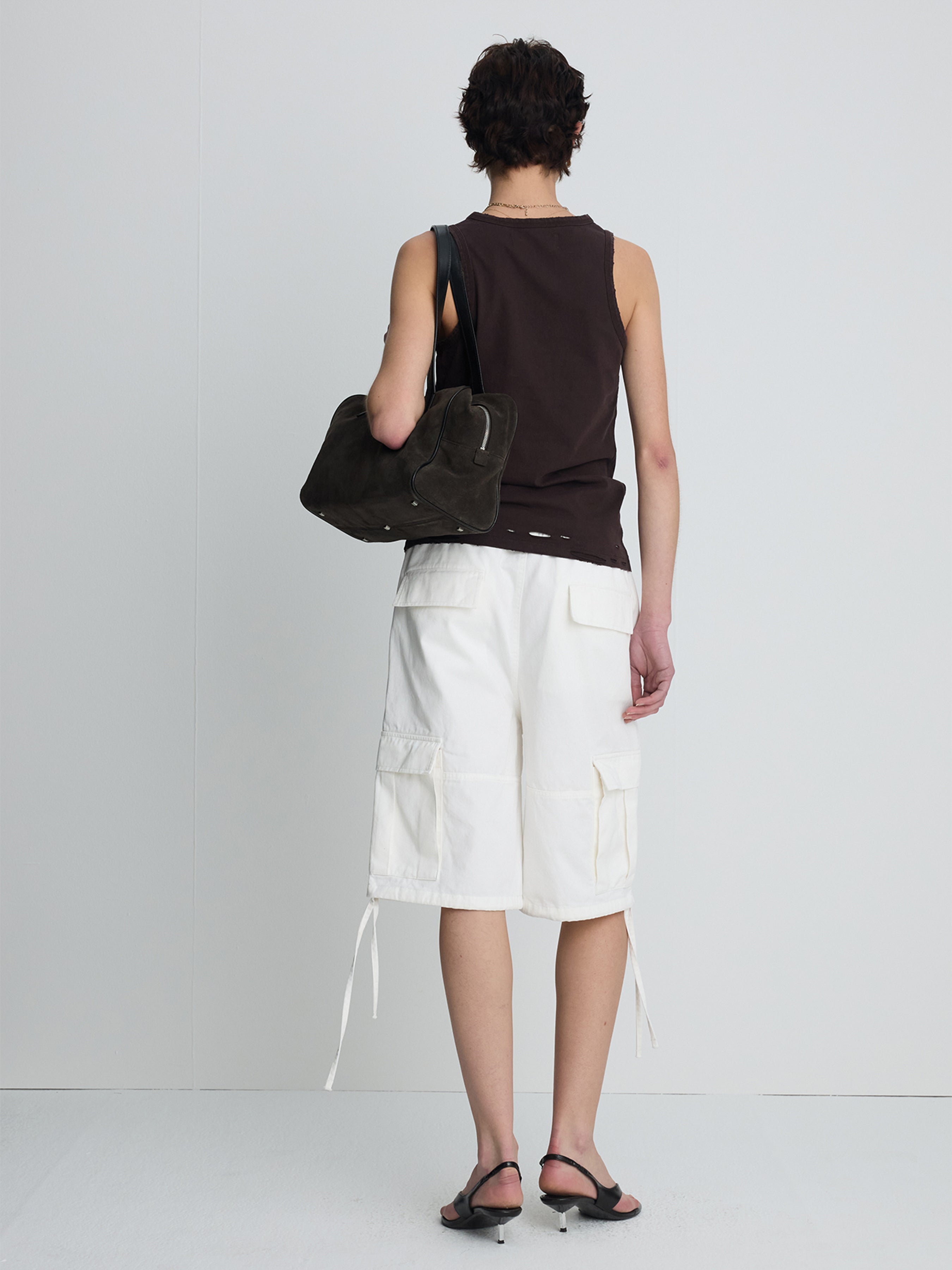(W) GARMENT-WASHED CARGO SHORTS_ OFF WHITE