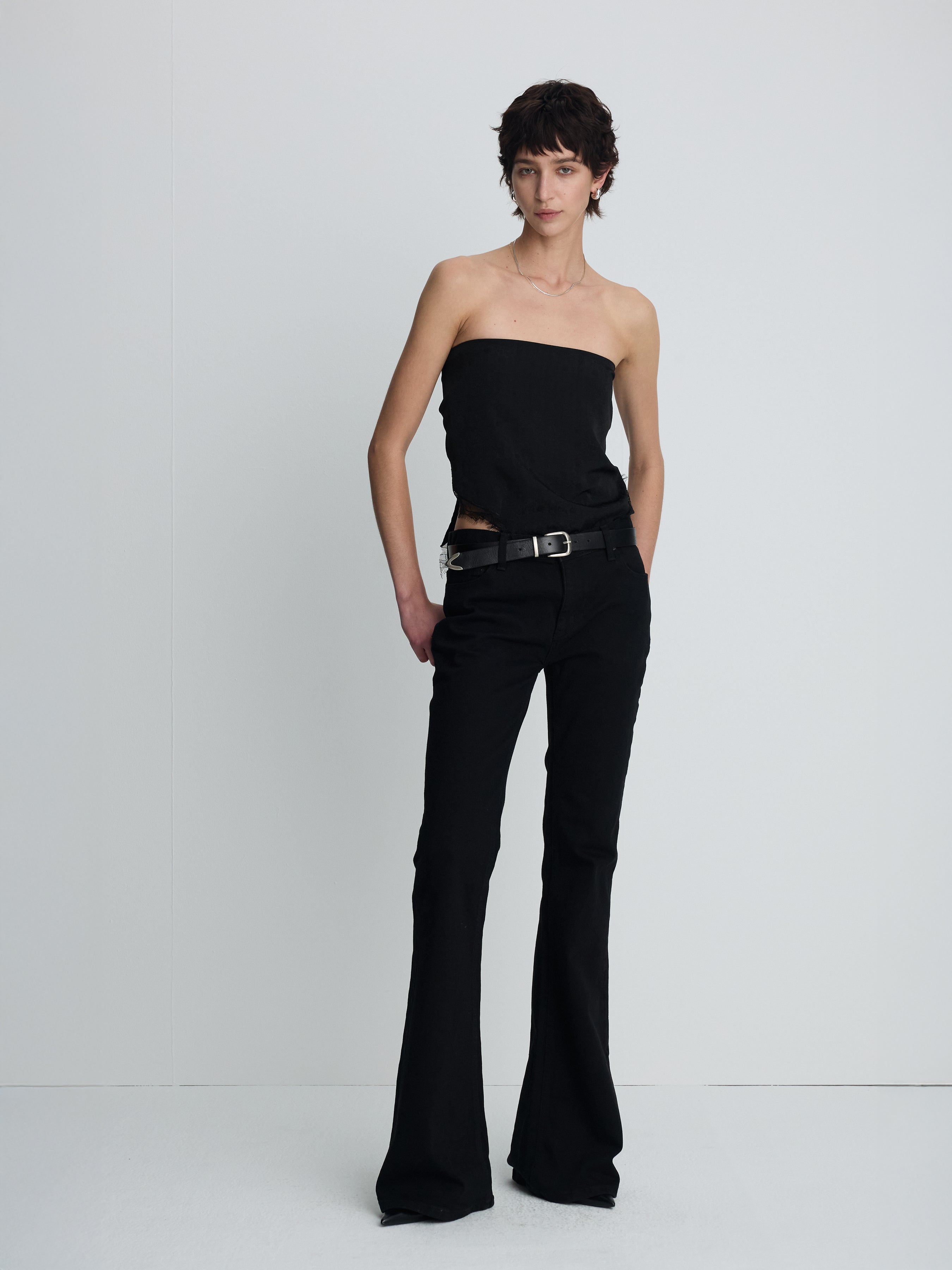 (W) LOW-RISE DENIM BOOTCUT TROUSERS_ WASHED BLACK