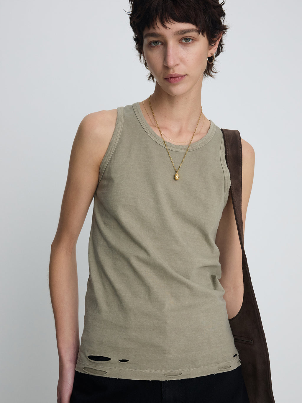(W) HAND-DISTRESSED REGURAL TANK TOP_ PALE OLIVE