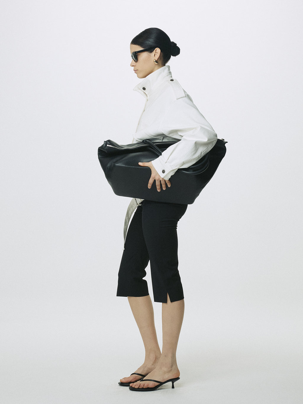 (W) WOOL CAPRI TROUSERS_ BLACK