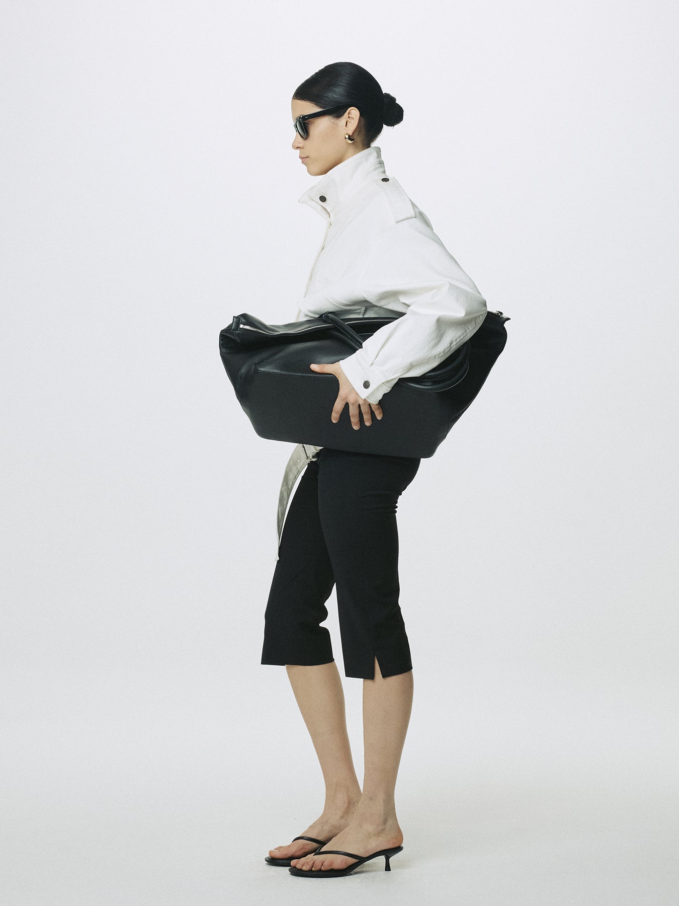 (W) WOOL CAPRI TROUSERS_ BLACK