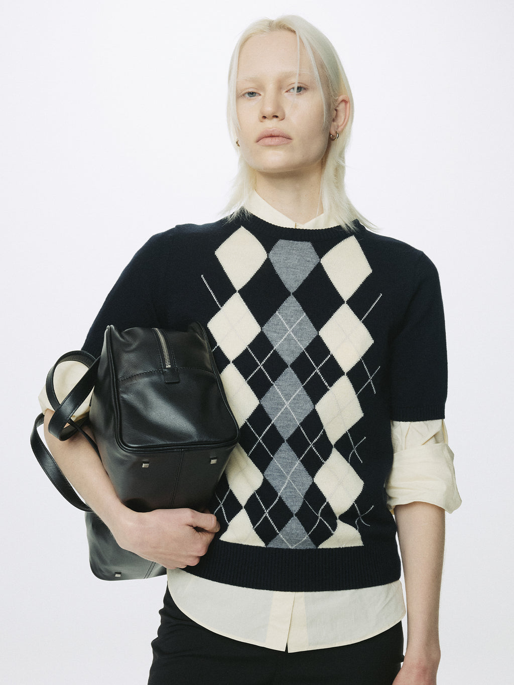 (W) SUPERFINE WOOL ARGYLE CREW NECK SWEATER_ NAVY WAX YELLOW