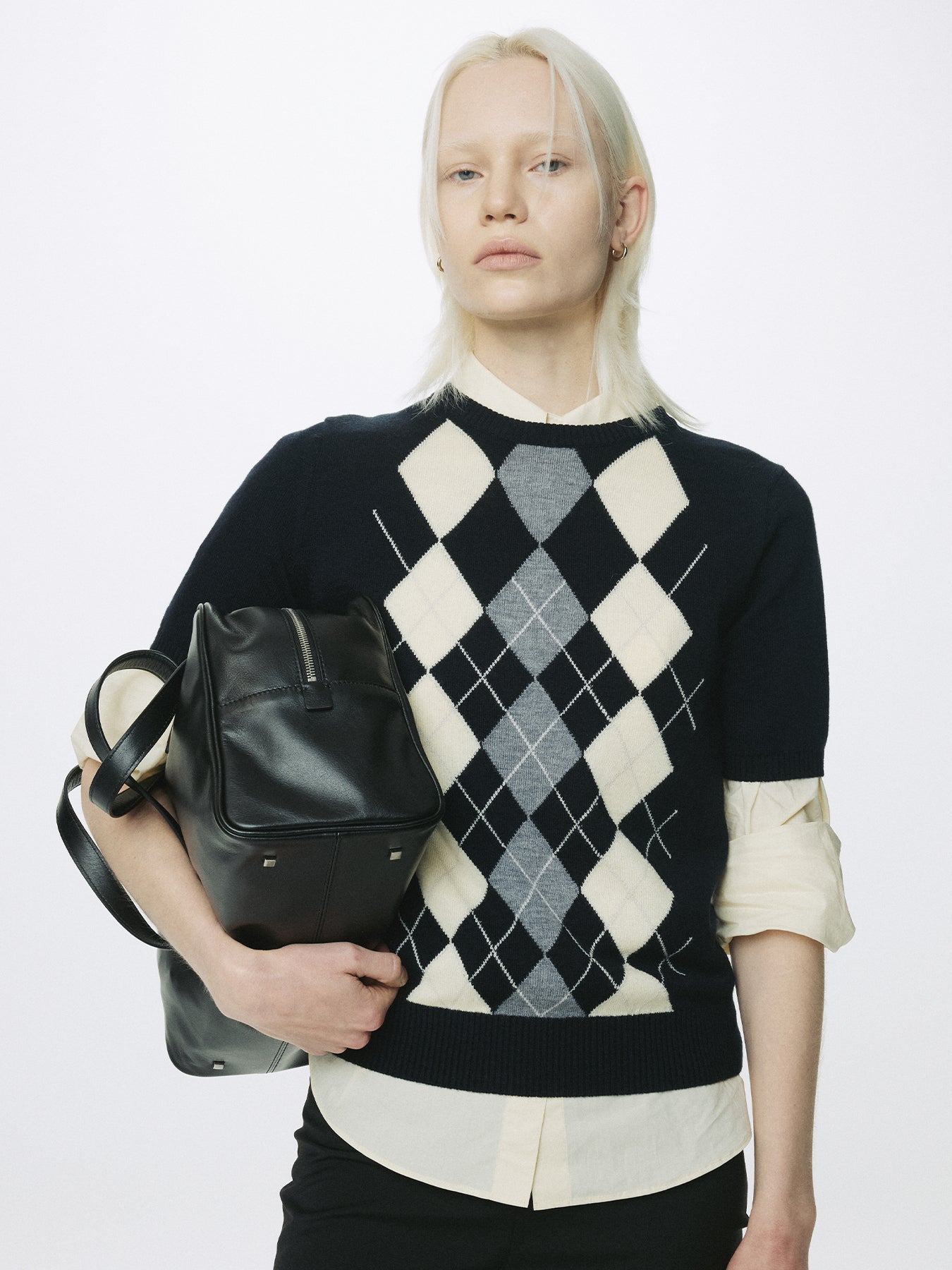 (W) SUPERFINE WOOL ARGYLE CREW NECK SWEATER_ NAVY WAX YELLOW
