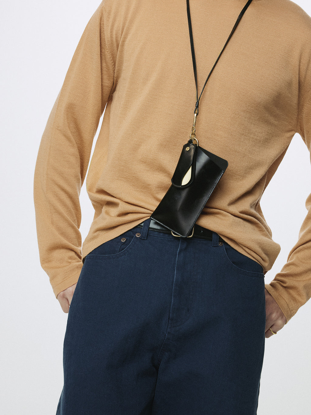FEATHER-WEIGHT WOOL LONGSLEEVE KNIT_ CUSTARD BEIGE