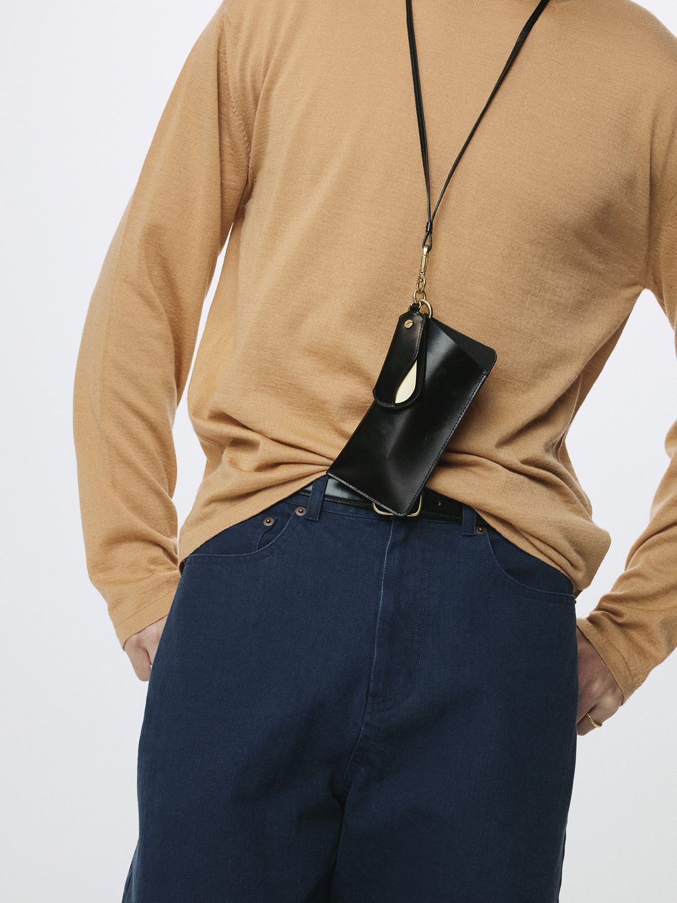 FEATHER-WEIGHT WOOL LONGSLEEVE KNIT_ CUSTARD BEIGE