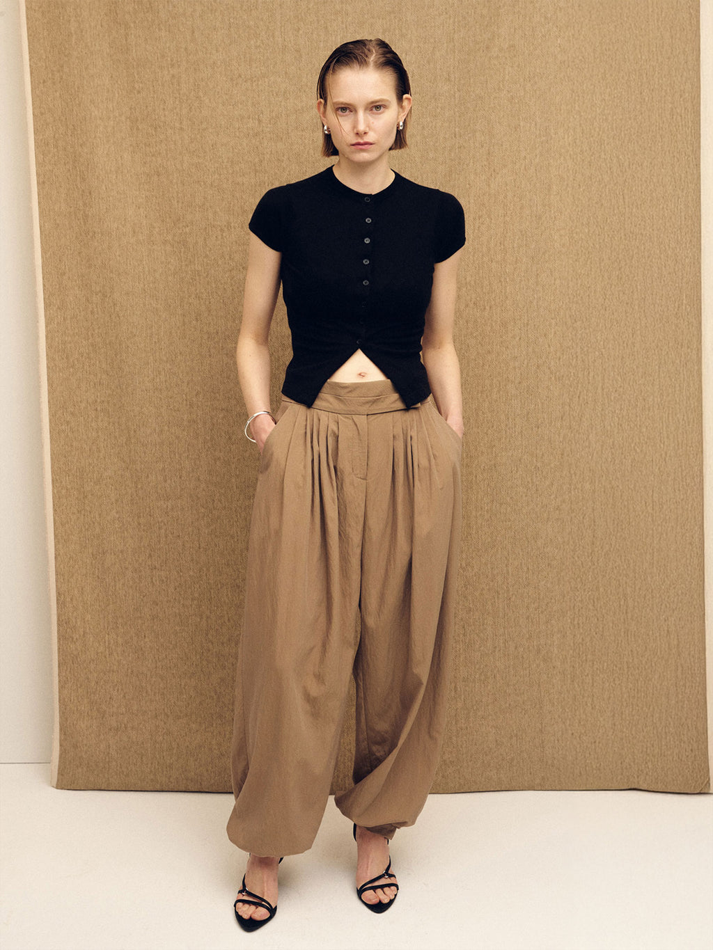 (W) PLEATED VOLUMINOUS PANTS_ BEIGE