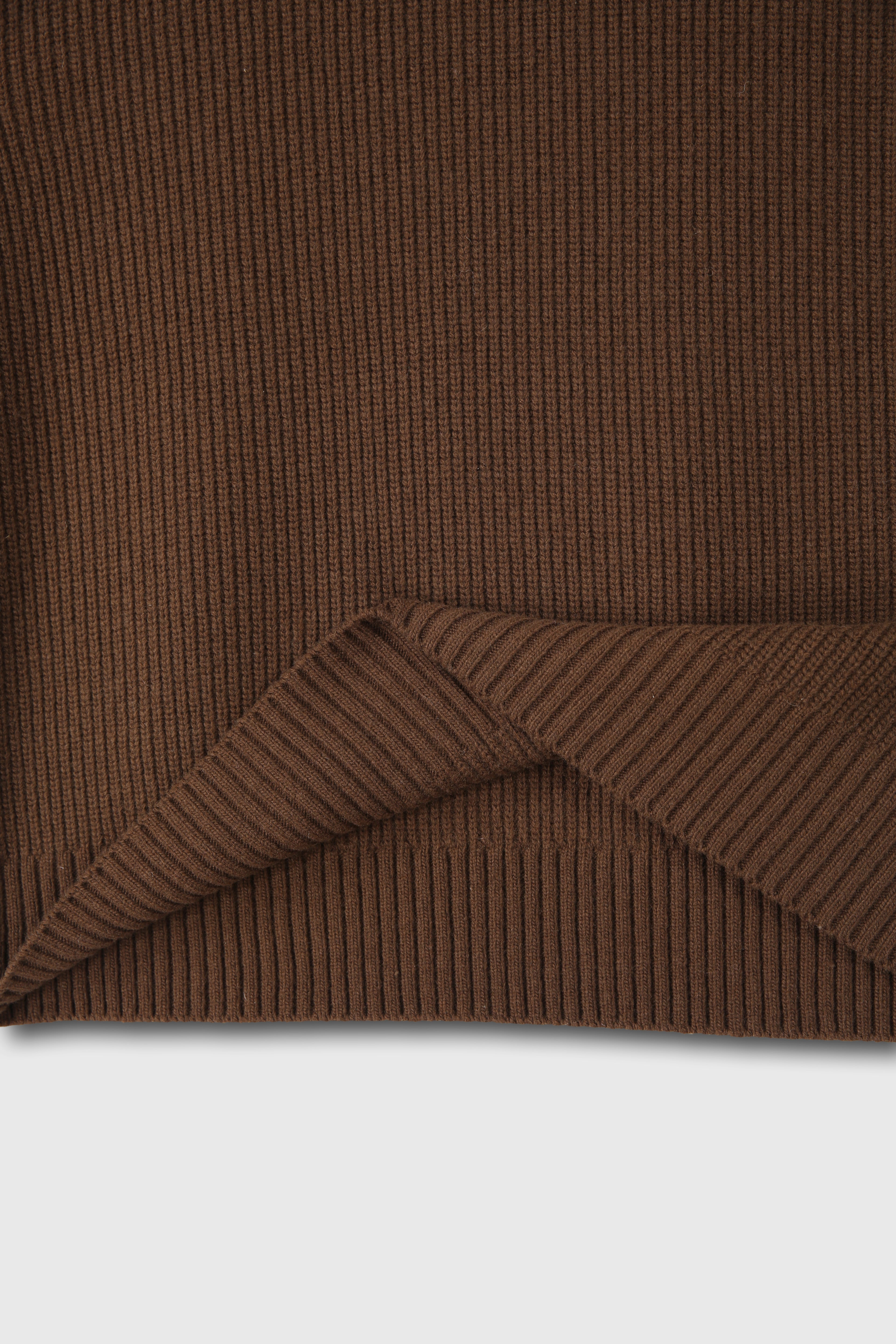 Hard Twist Wool Slit Turtleneck Knit_ Brown