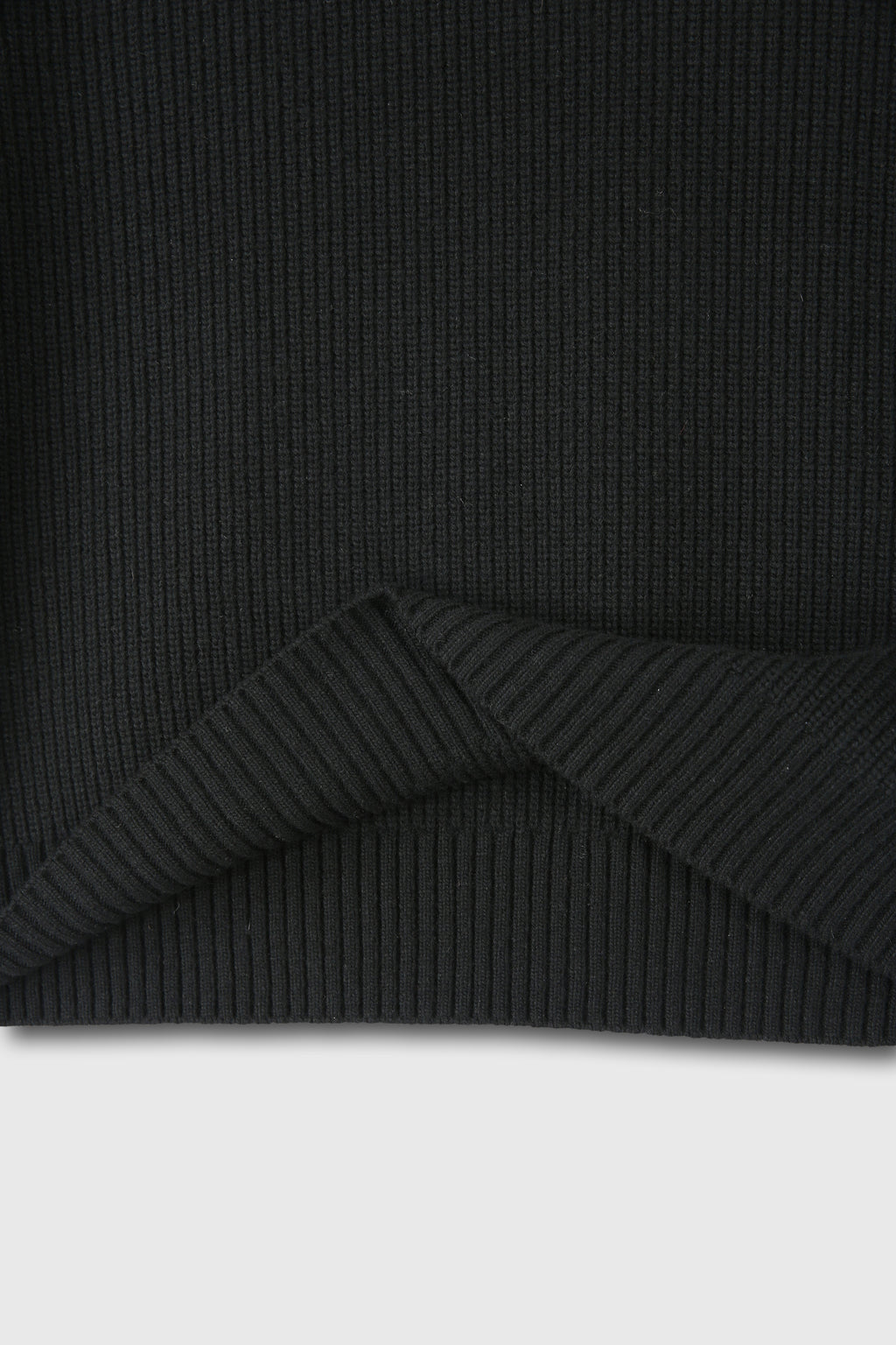 Hard Twist Wool Slit Turtleneck Knit_ Black