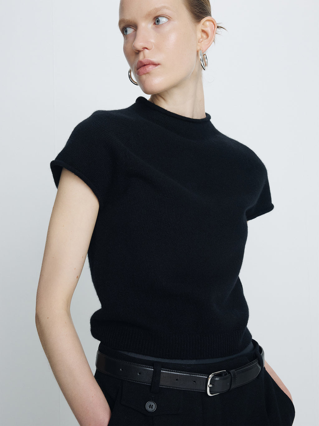 (W) SUPERFINE WOOL CROPPED SWEATER_ BLACK