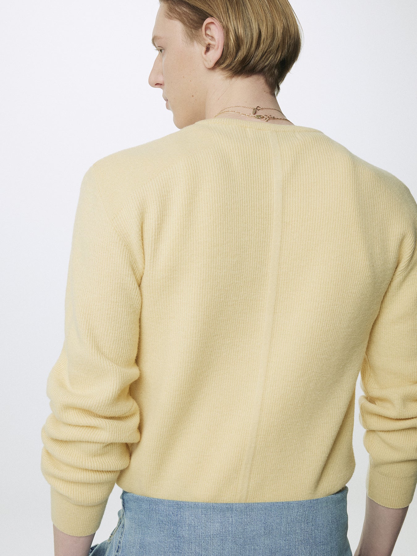 SUPER FINE WOOL COMMANDO V-NECK KNIT_ PALE YELLOW