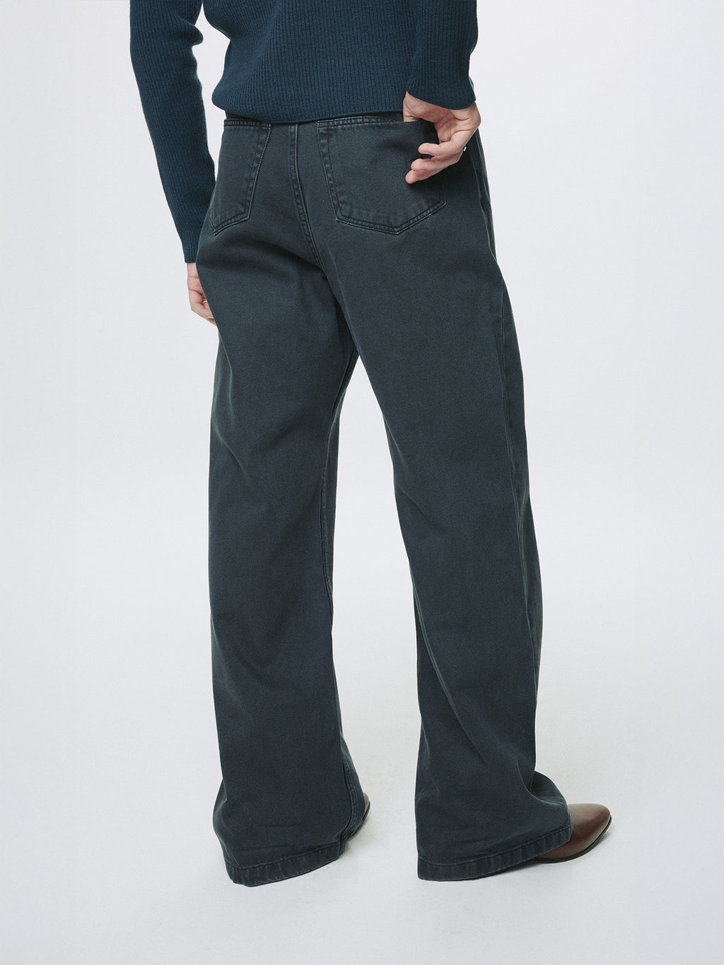 WIDE-LEG DENIM JEANS_ FADED CARBON