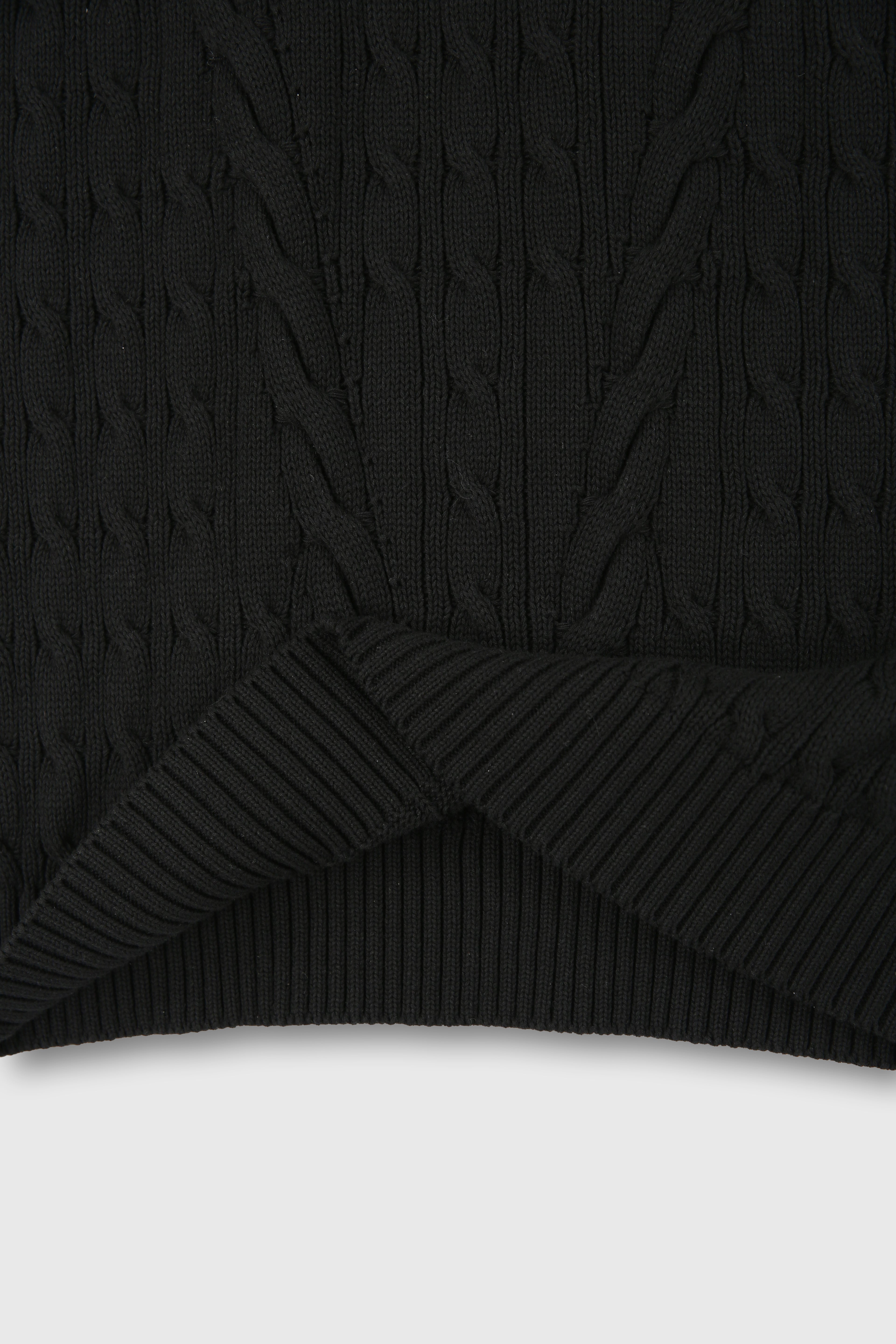 Cotton Twist V-Cable knit Vest_ Black