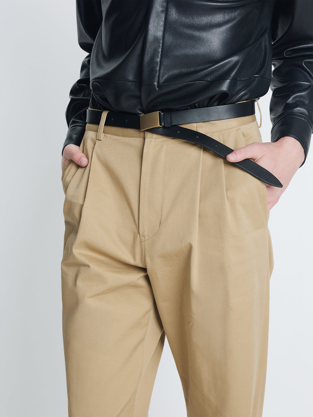 COTTON DRILL PLEATED CHINO PANTS_ BEIGE
