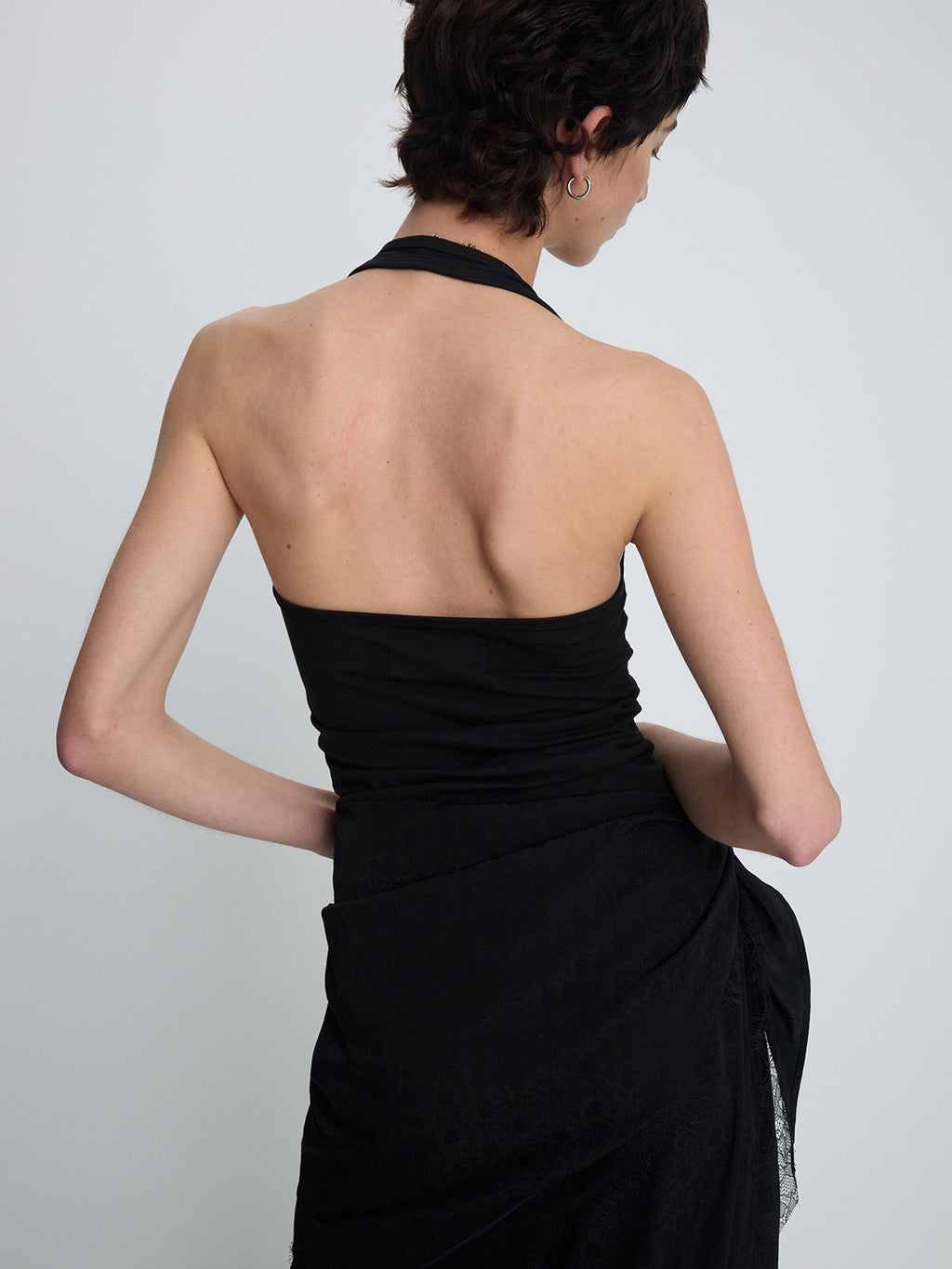 (W) HALTER-NECK SLEEVELESS TOP_ BLACK