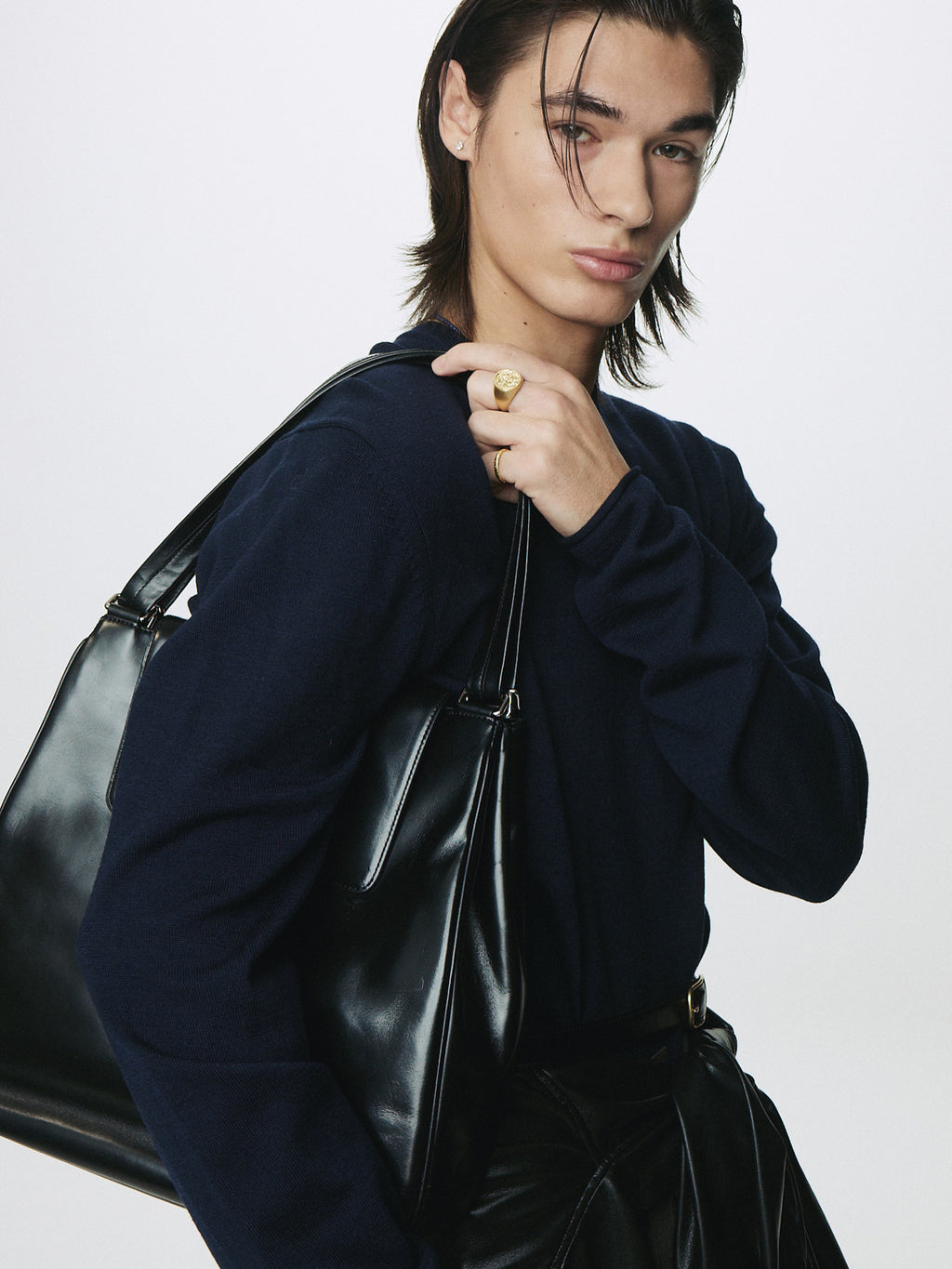 OIL PULL UP LEATHER HOBO BAG_ BLACK
