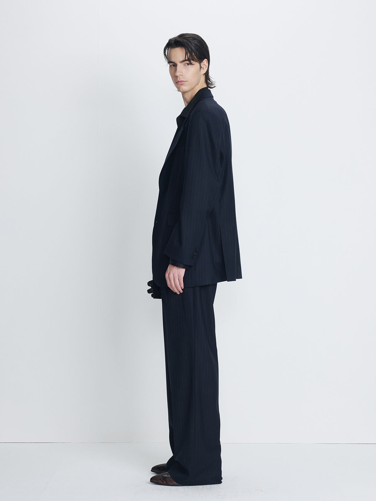 PINSTRIPED WOOL BELTED TROUSERS_ NAVY PINSTRIPE
