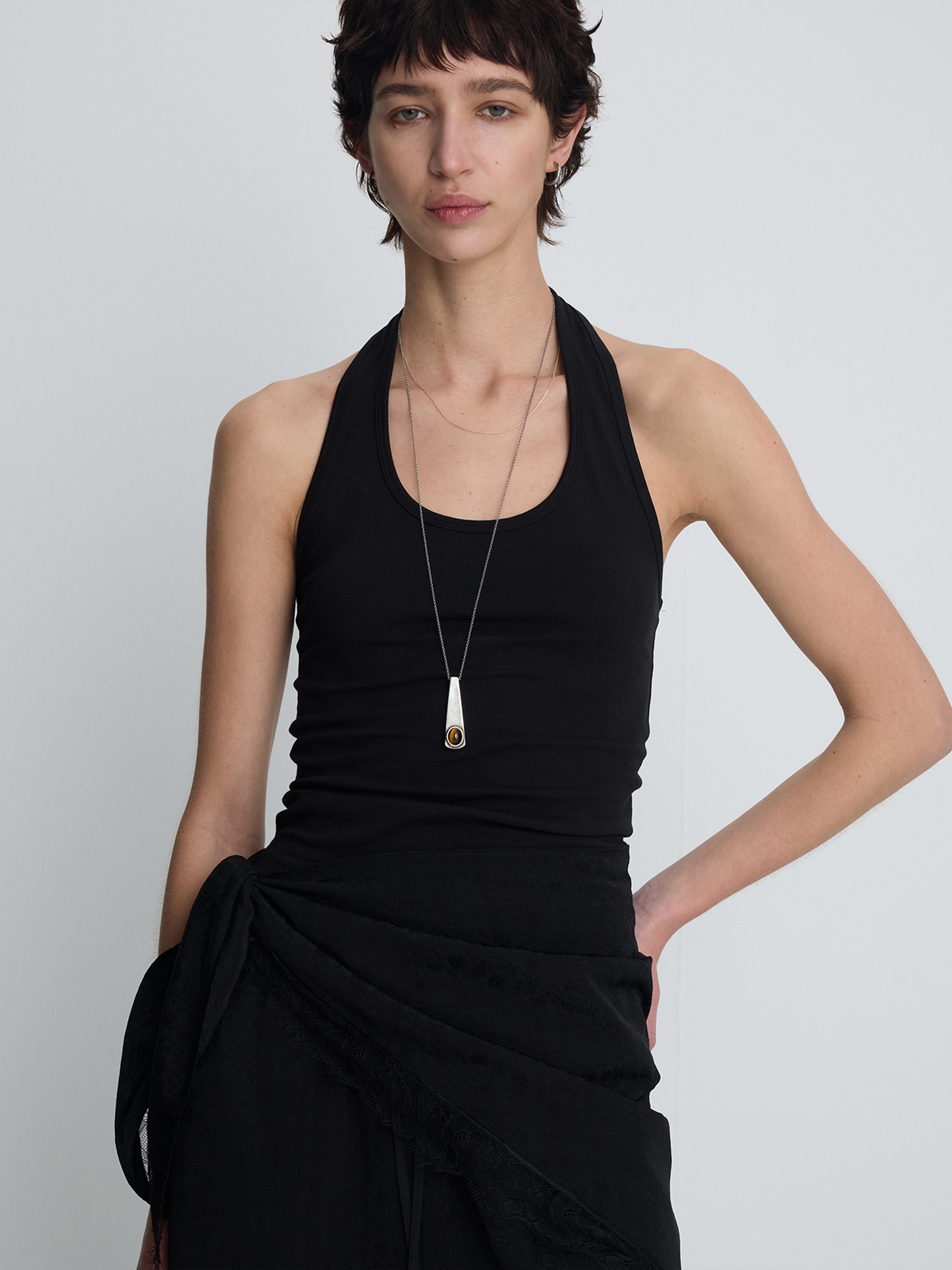(W) HALTER-NECK SLEEVELESS TOP_ BLACK