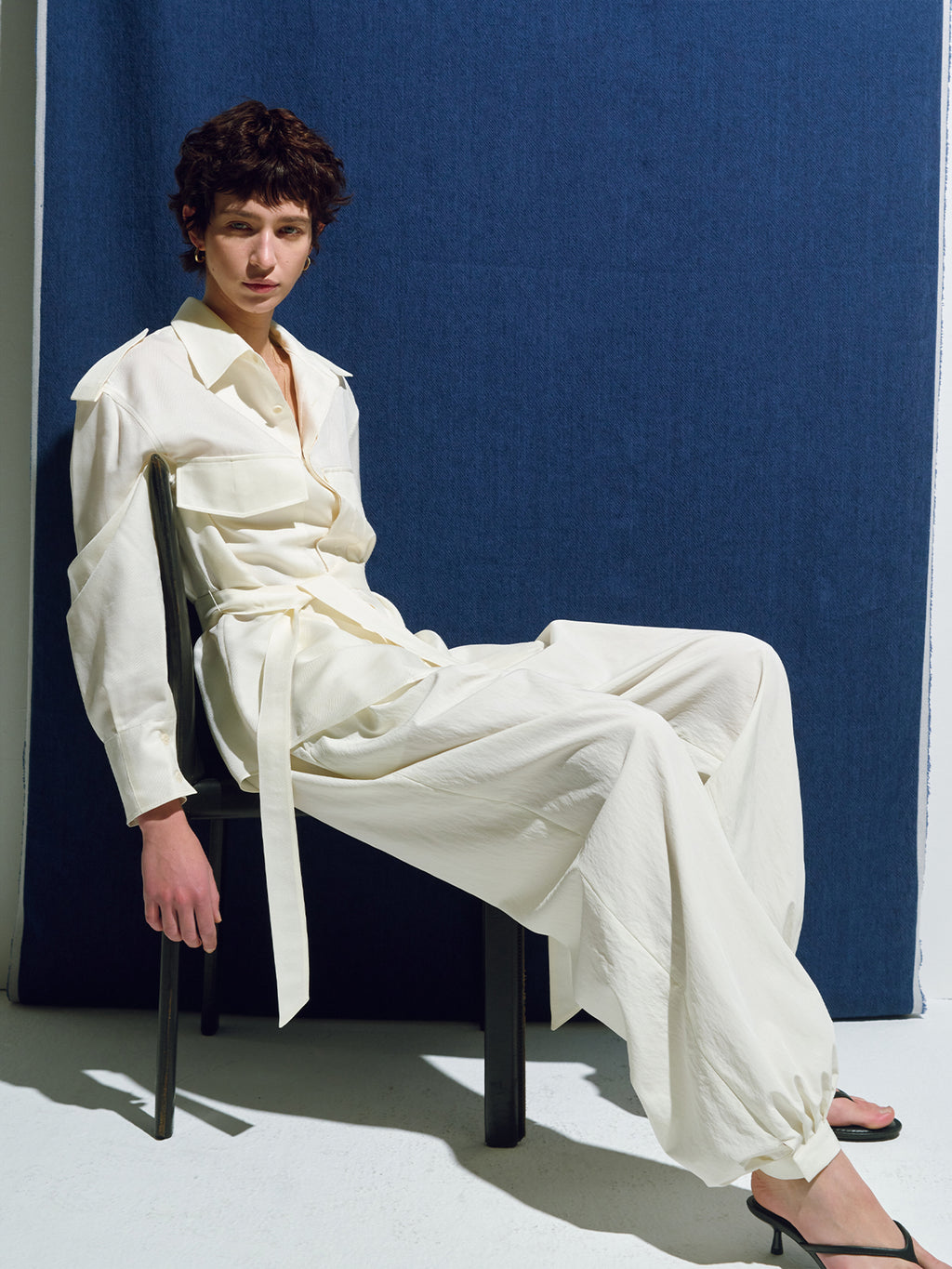 (W) PLEATED VOLUMINOUS PANTS_ OFF WHITE