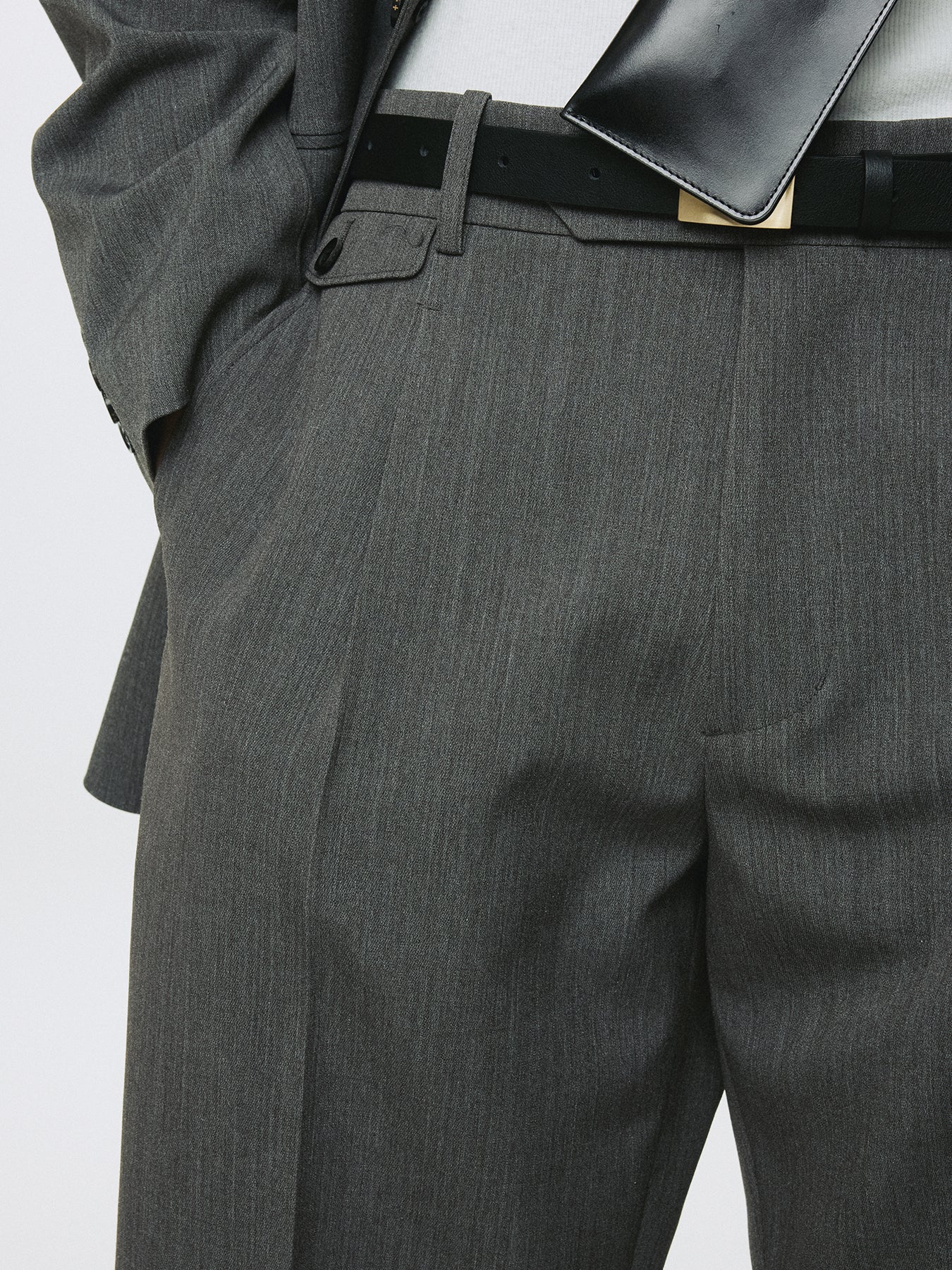 RAW-CUT WOOL PLEATED TAILORED SHORTS_ MELANGE GREY