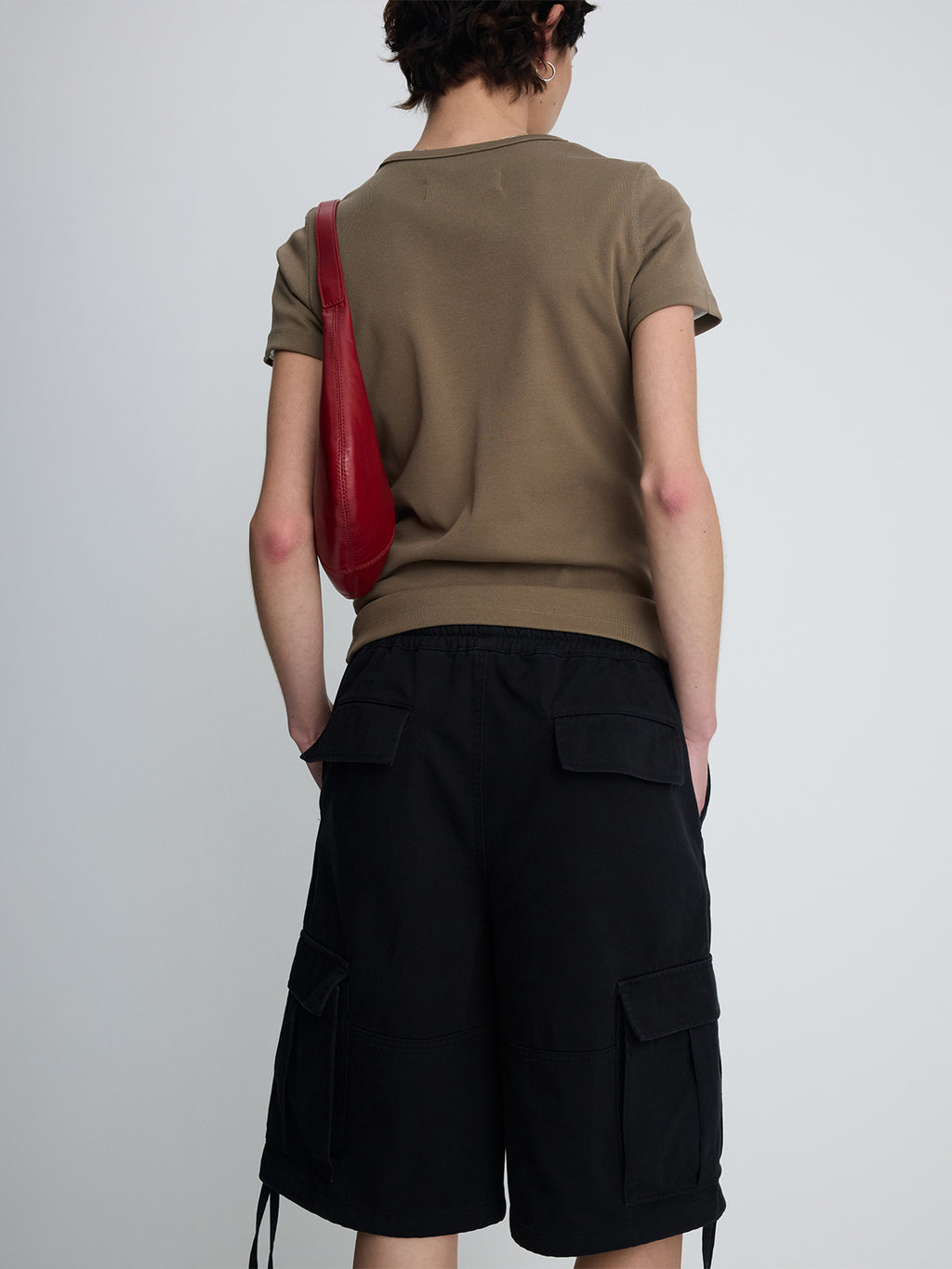 (W) GARMENT-WASHED CARGO SHORTS_ BLACK