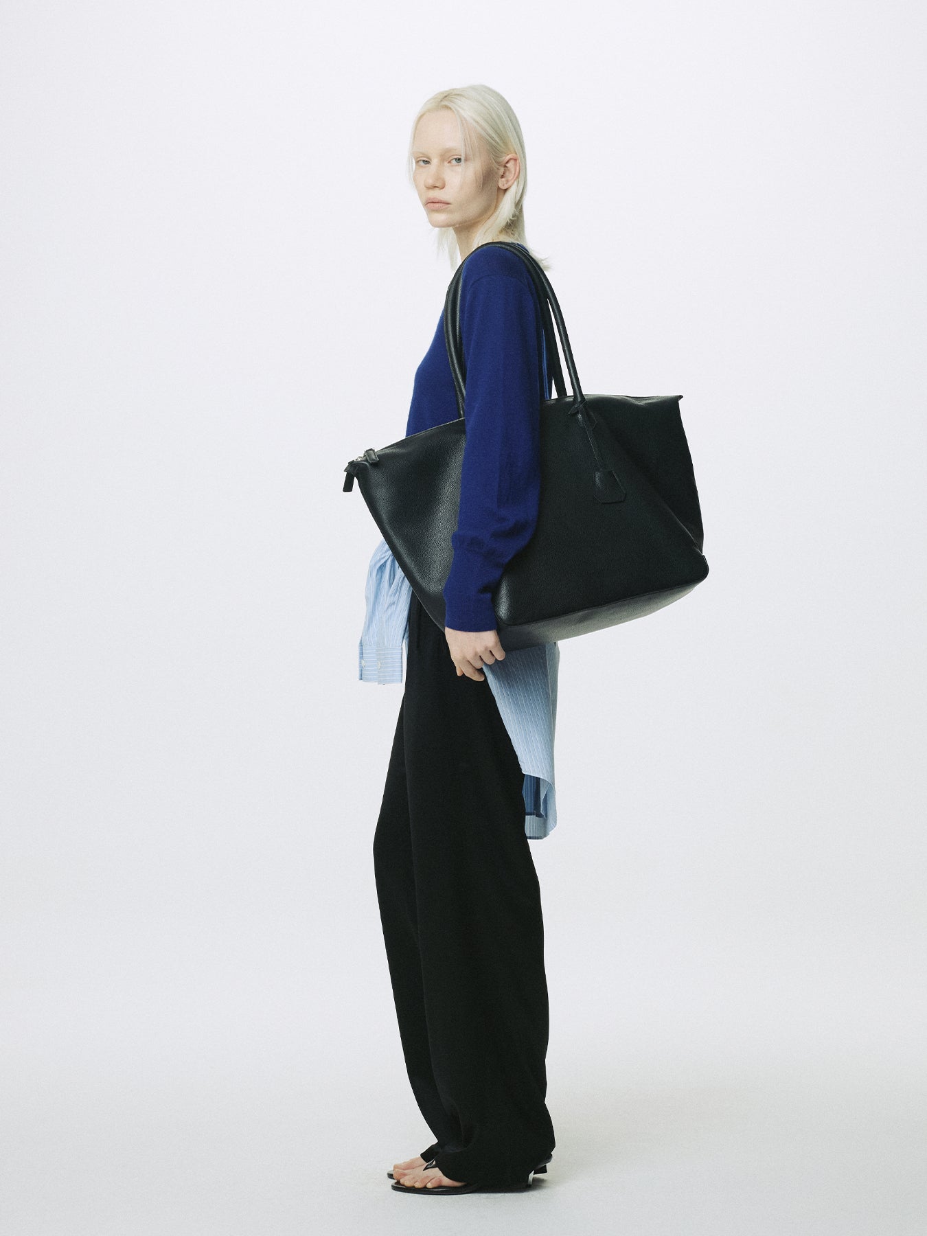 (W) AIRY CASHMERE V-NECK_ BLUE