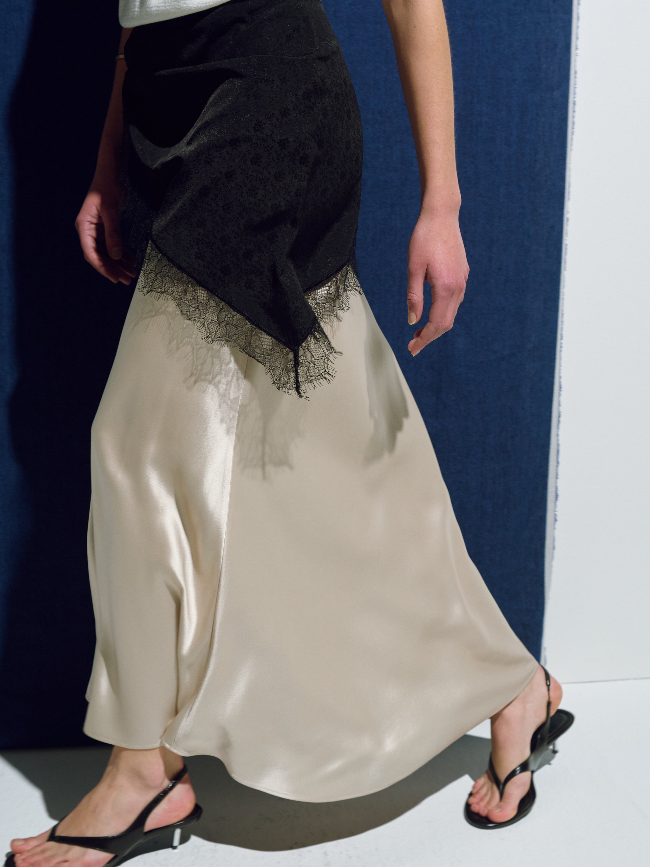 (W) SLIP MAXI SKIRT_ BEIGE