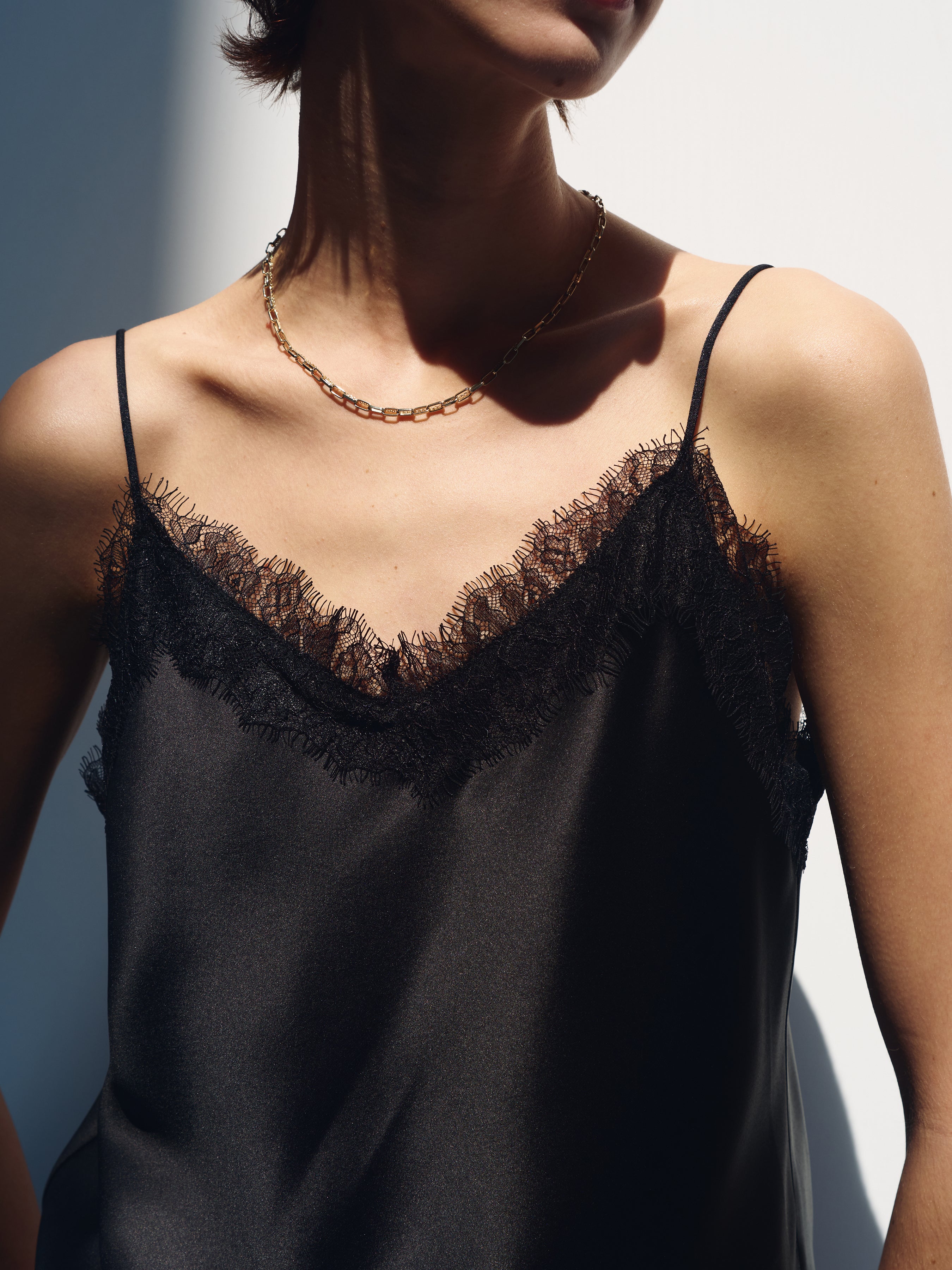 (W) SATIN LACE CAMISOLE_ BLACK